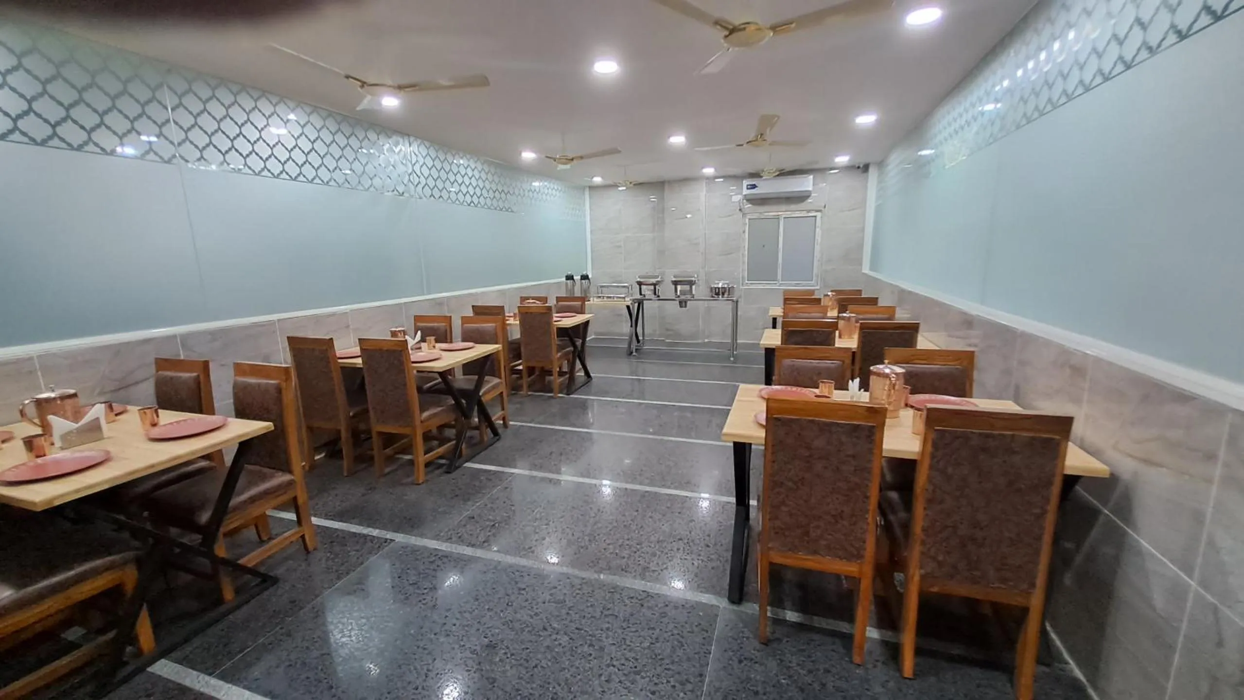 Restaurant/places to eat in The Balcony Hotel