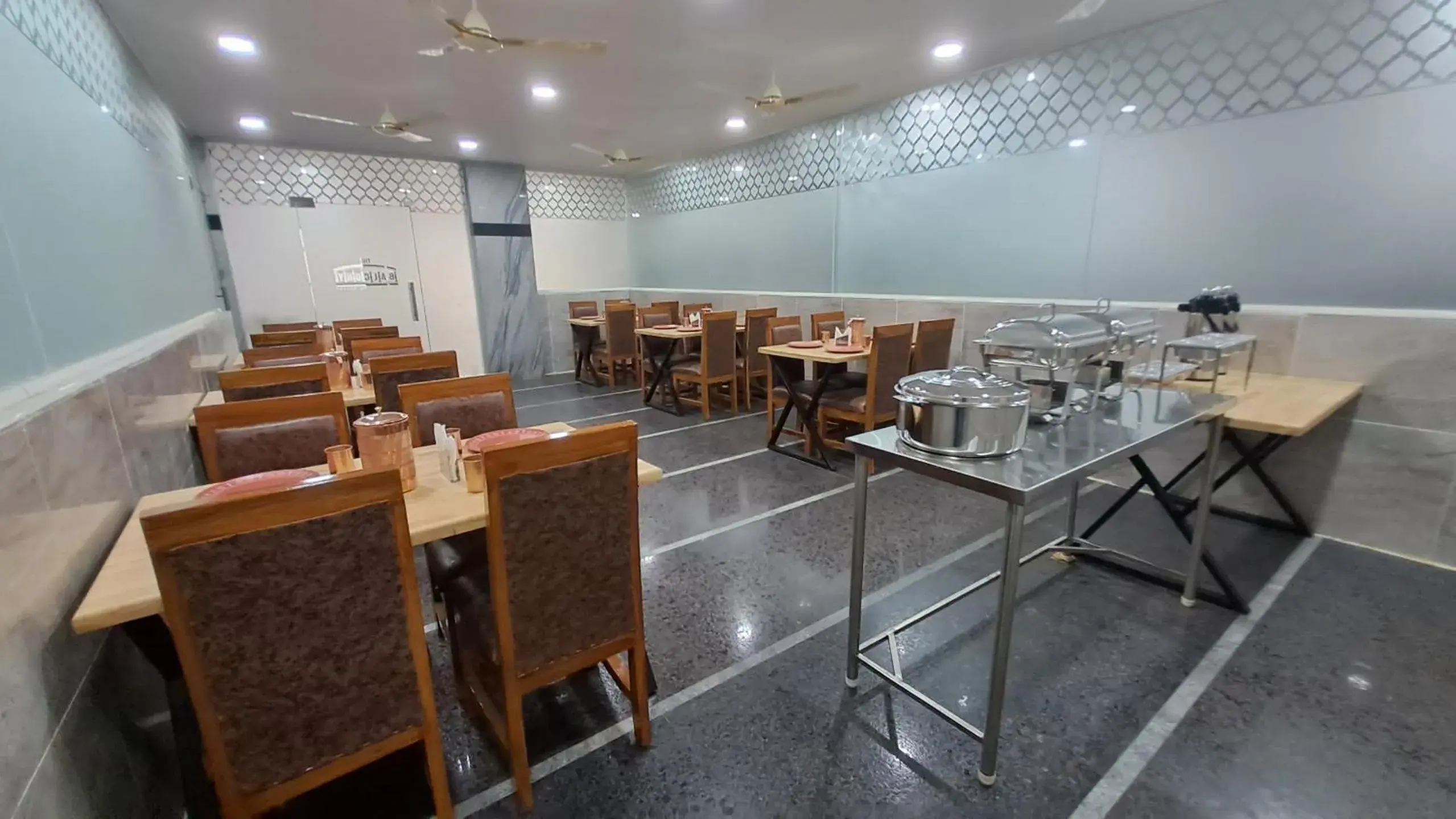 Restaurant/places to eat in The Balcony Hotel Restaurant/places to eat in The Balcony Hotel