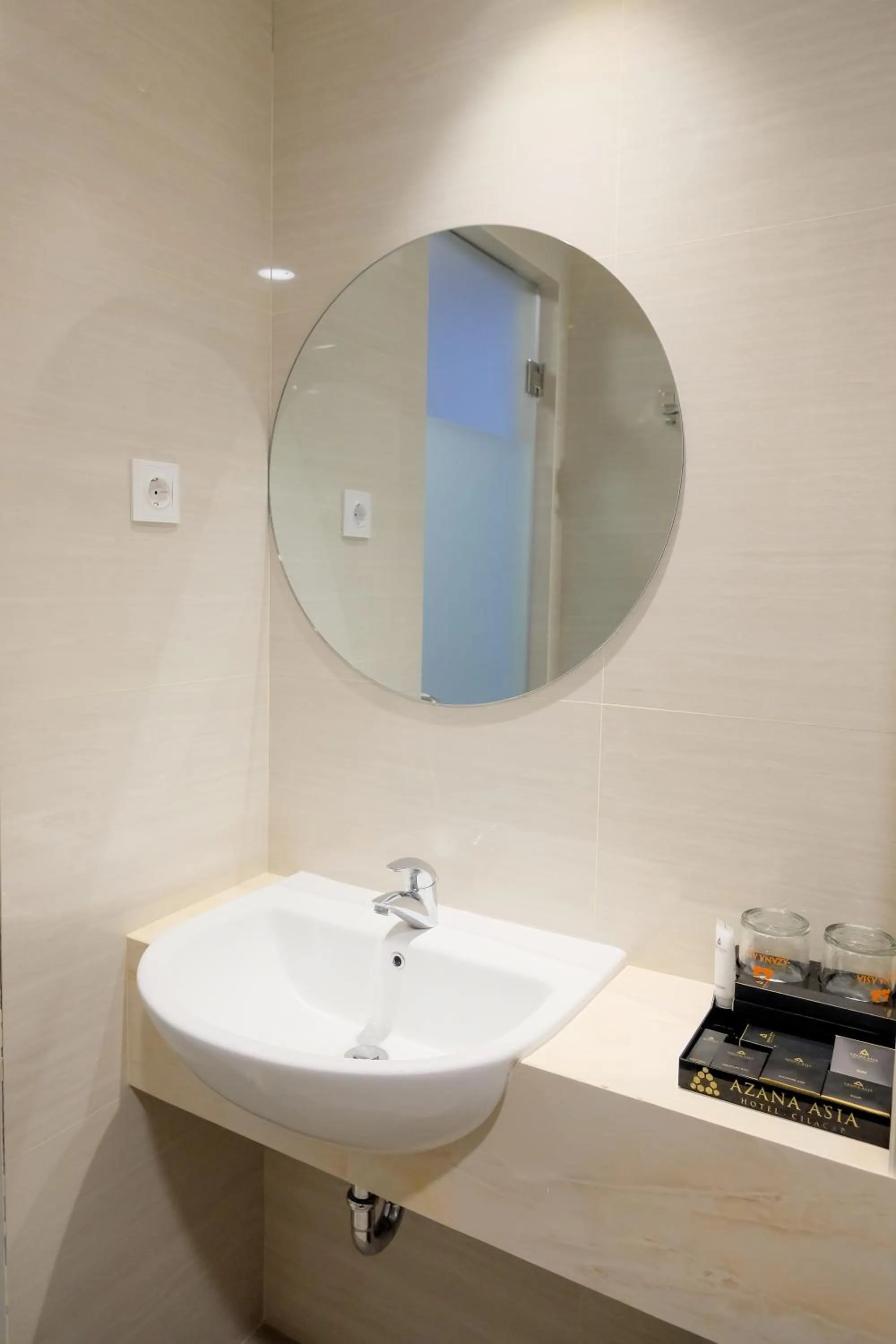 Toilet in Azana Asia Hotel Cilacap