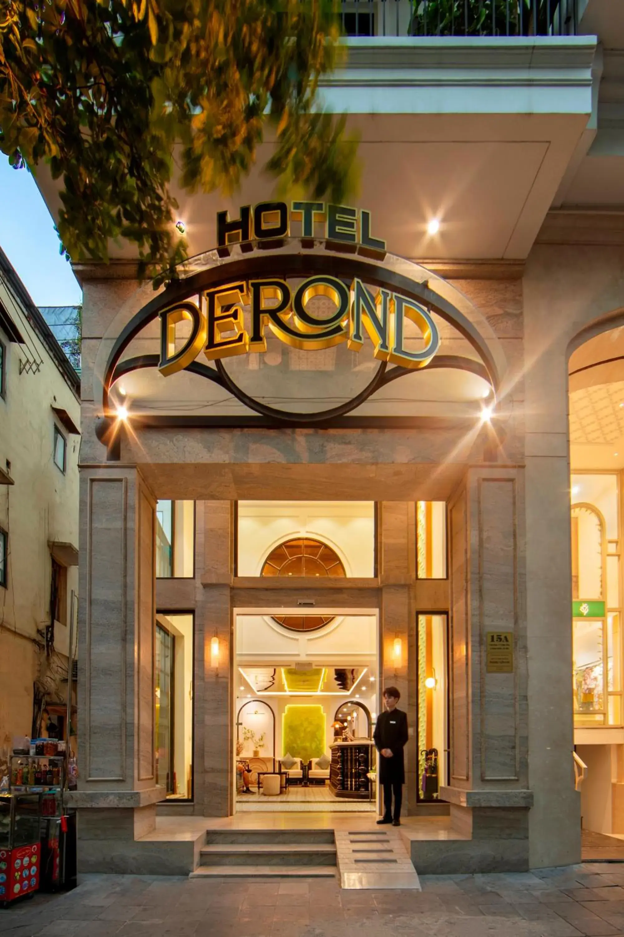 Property building in Hotel De Rond Property building in Hotel De Rond