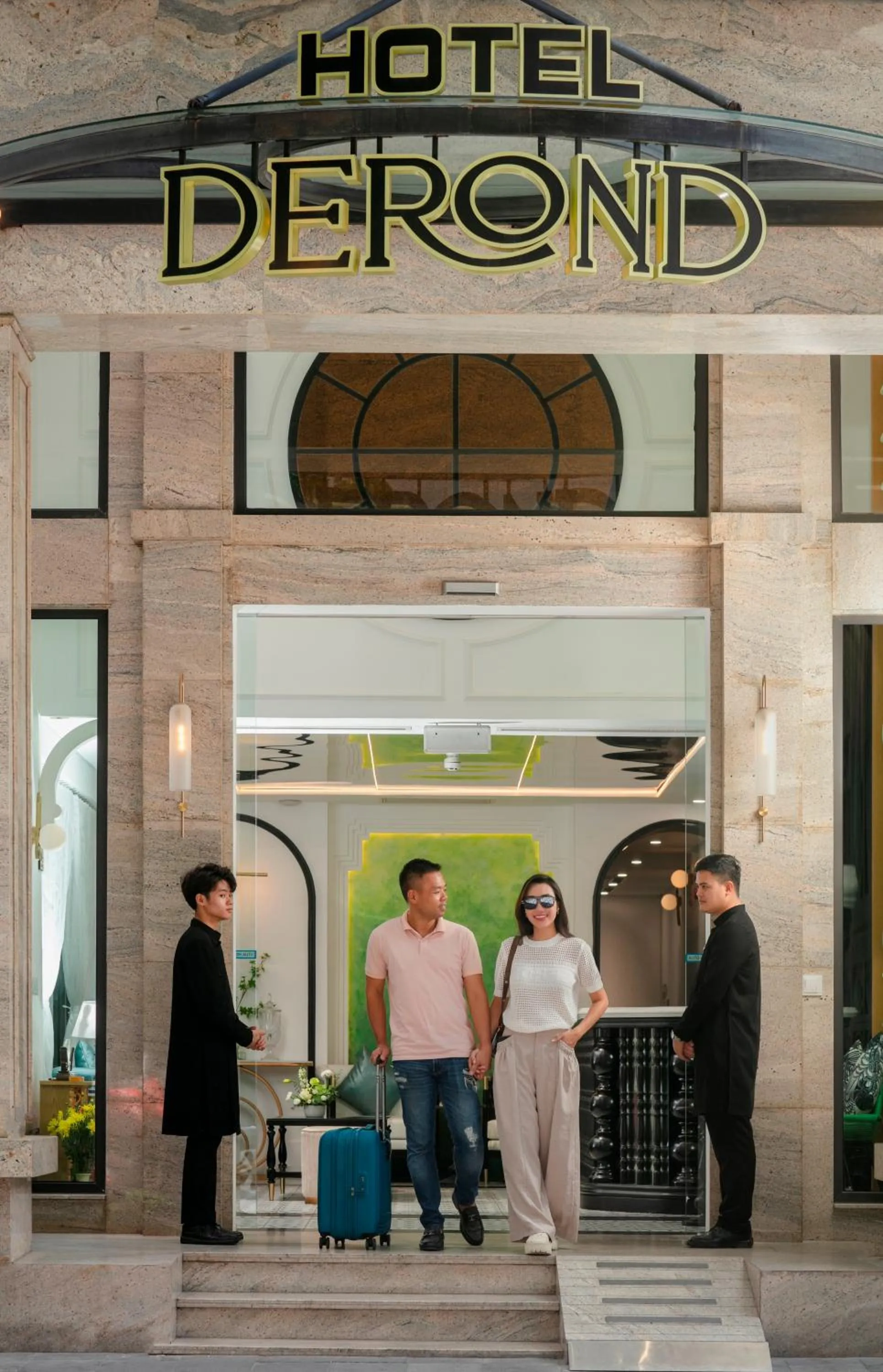 Property building in Hotel De Rond