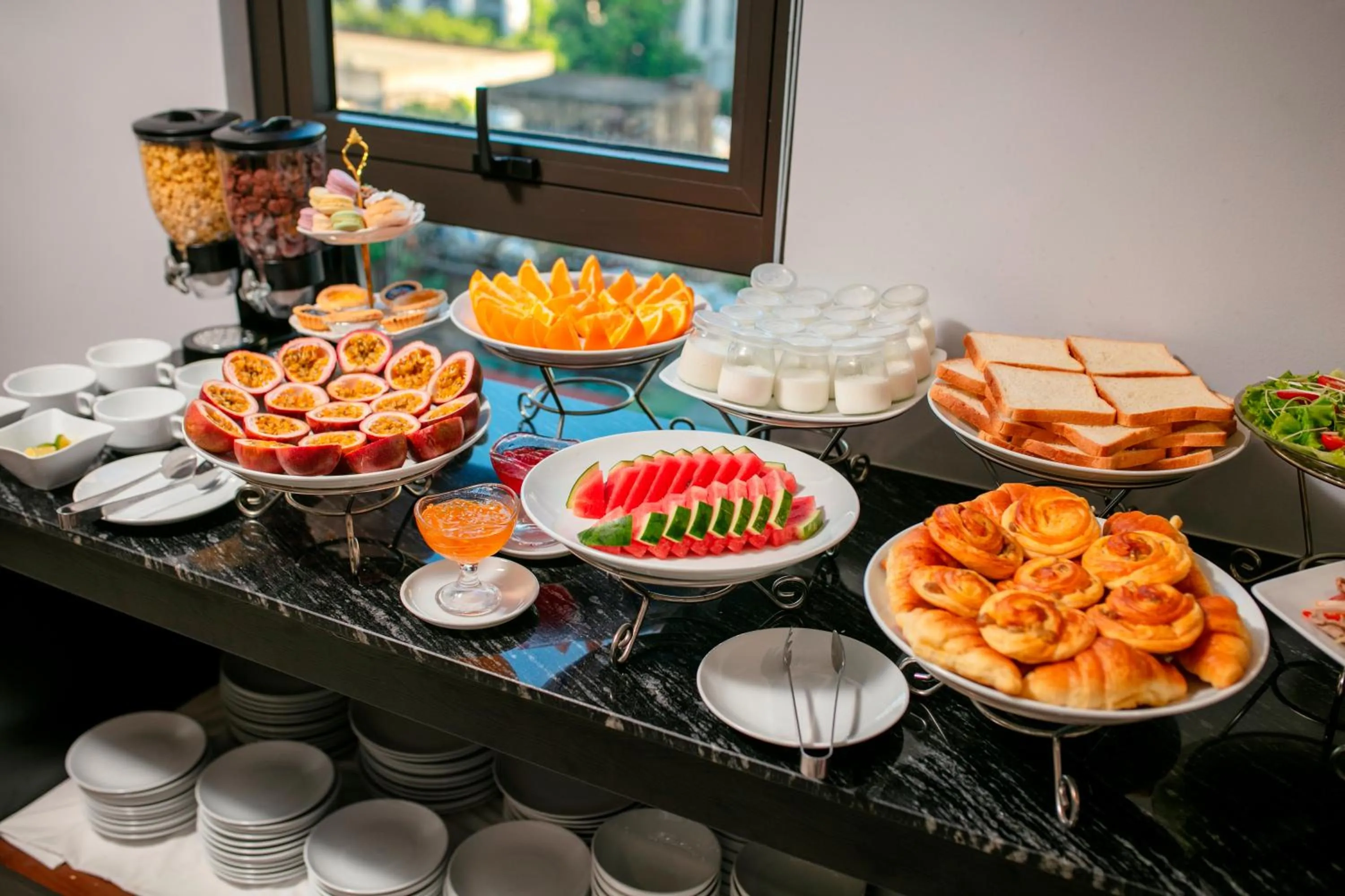 Buffet breakfast in Hotel De Rond