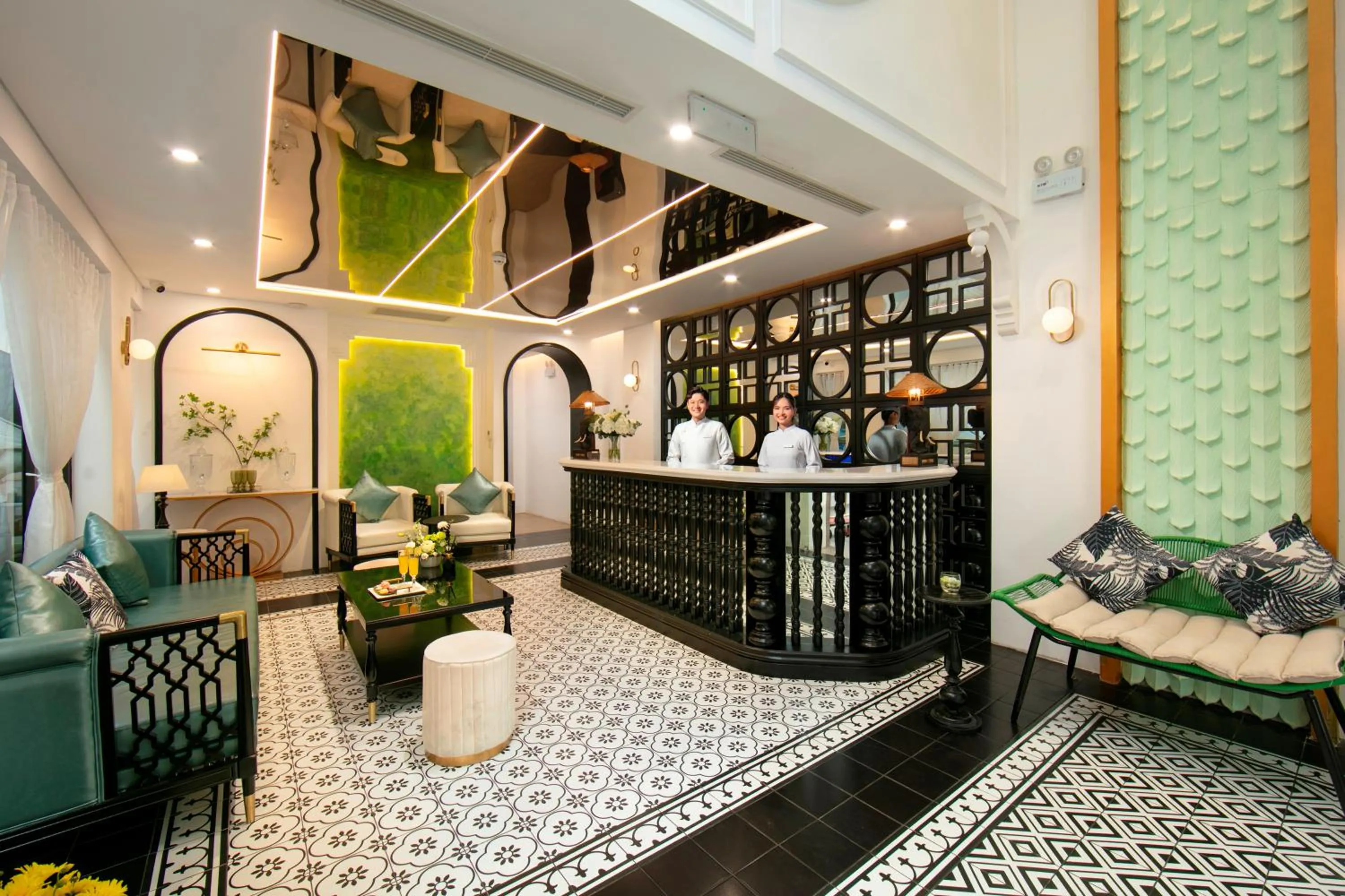 Property building in Hotel De Rond