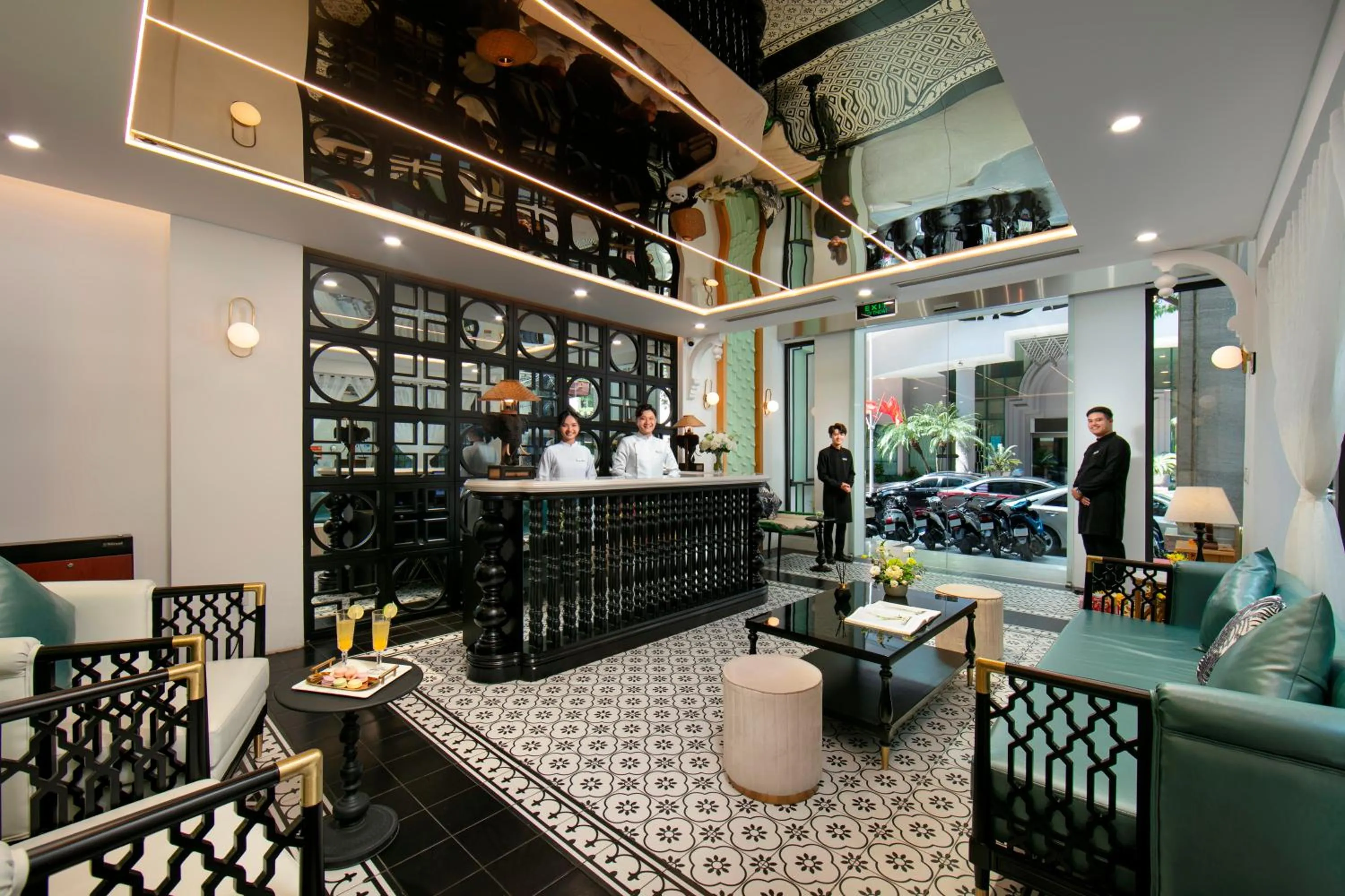 Staff in Hotel De Rond