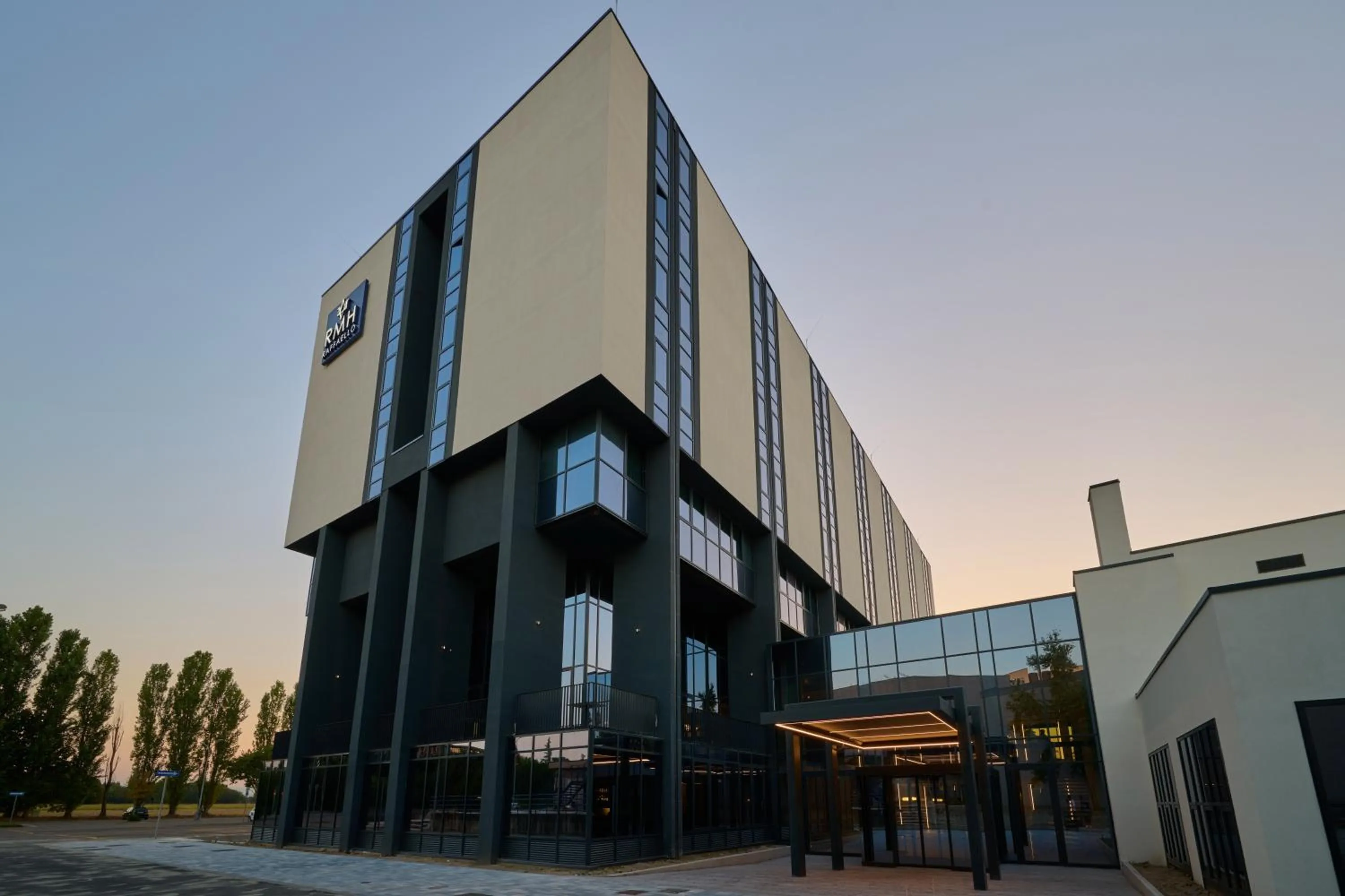 Property building in RMH Modena Raffaello