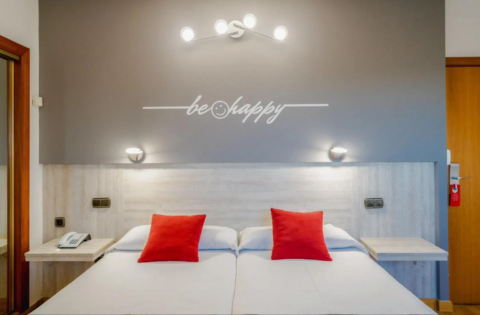 Bed in Hotel Mozárbez Salamanca