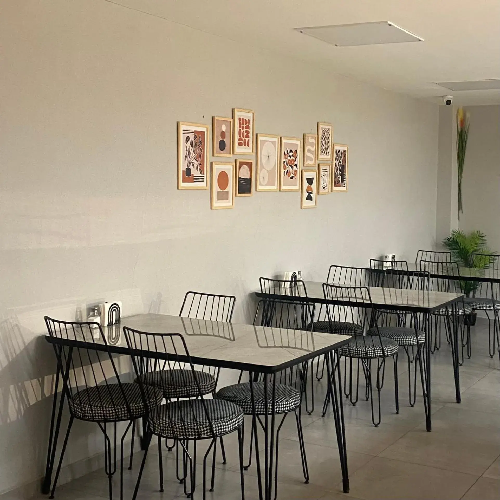 Restaurant/places to eat in BRANDROOM HOTEL Restaurant/places to eat in BRANDROOM HOTEL