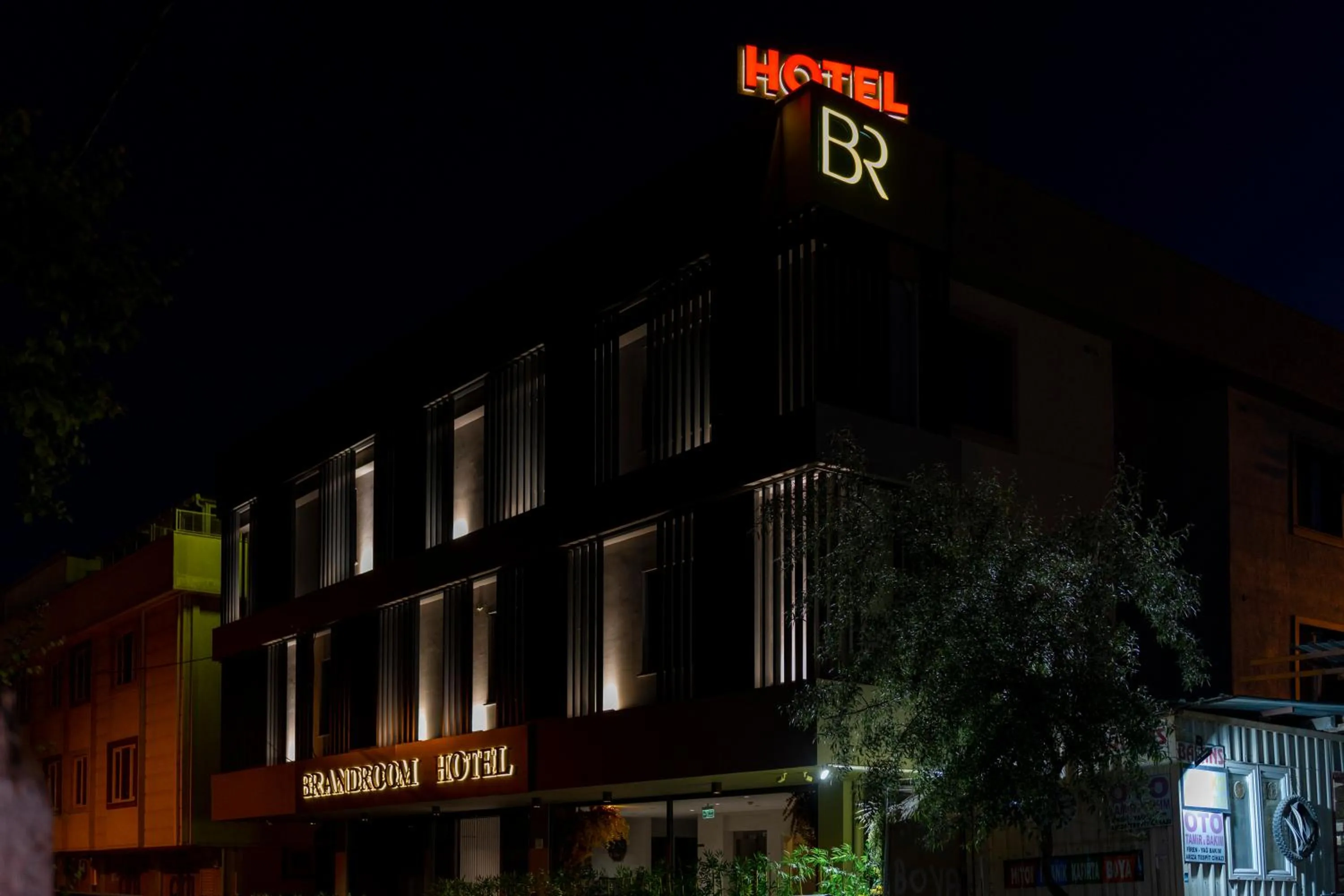 BRANDROOM HOTEL