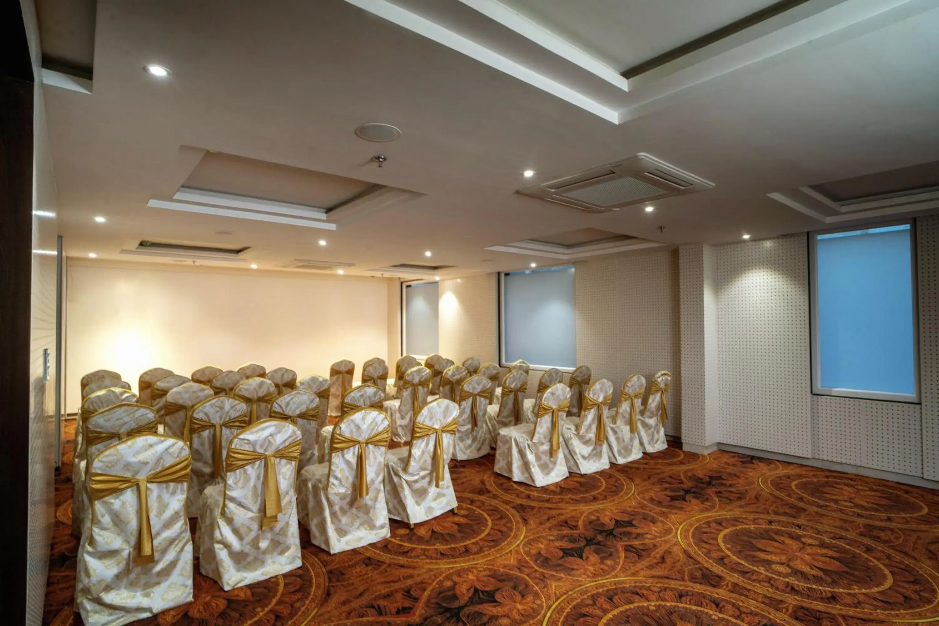 Meeting/conference room in THE MANGAL VIEW RESIDENCY - A Luxury Boutique Business Hotel Meeting/conference room in THE MANGAL VIEW RESIDENCY - A Luxury Boutique Business Hotel