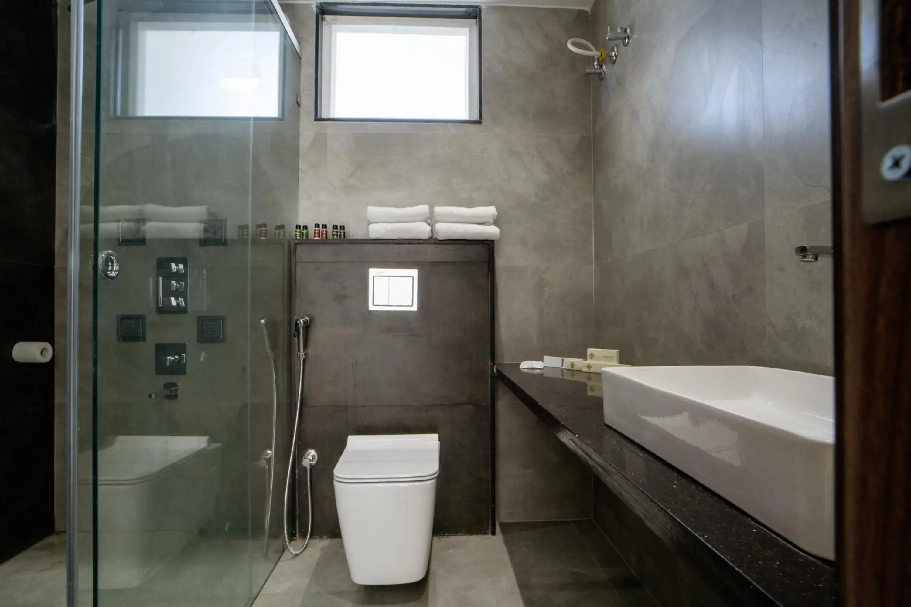 Shower in THE MANGAL VIEW RESIDENCY - A Luxury Boutique Business Hotel Shower in THE MANGAL VIEW RESIDENCY - A Luxury Boutique Business Hotel