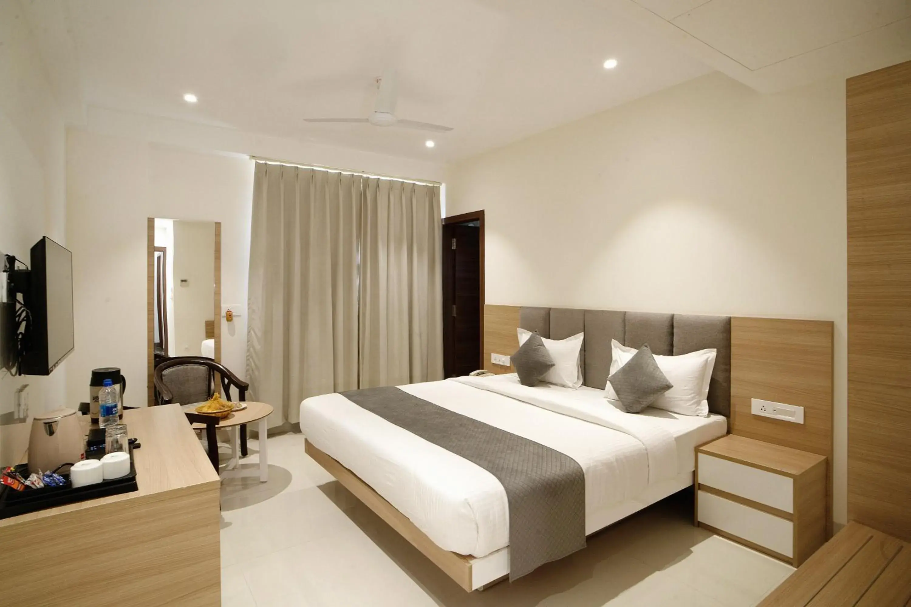 Bed in THE MANGAL VIEW RESIDENCY - A Luxury Boutique Business Hotel Bed in THE MANGAL VIEW RESIDENCY - A Luxury Boutique Business Hotel