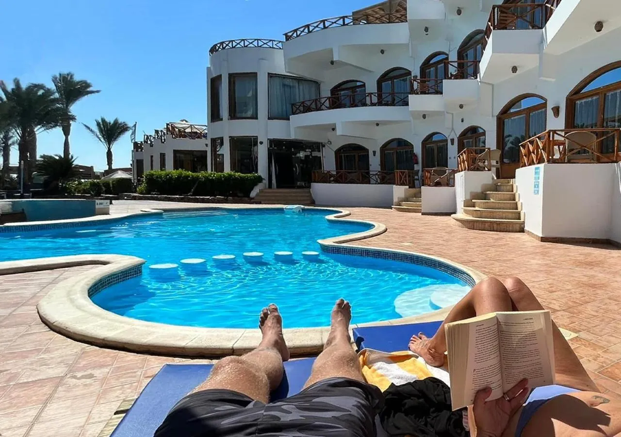 Swimming pool in Red Sea Relax Hotel