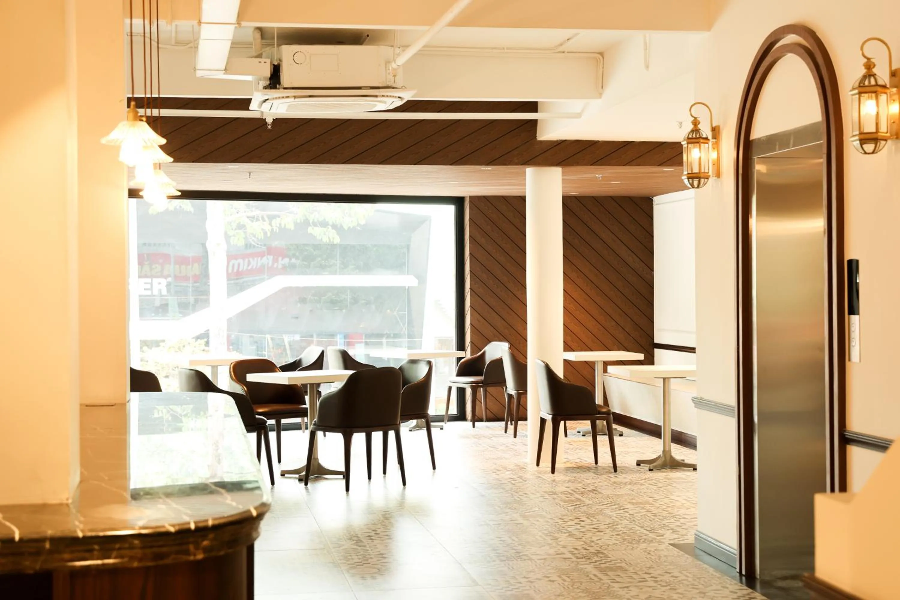 Restaurant/places to eat in Dai Nam Boutique Hotel