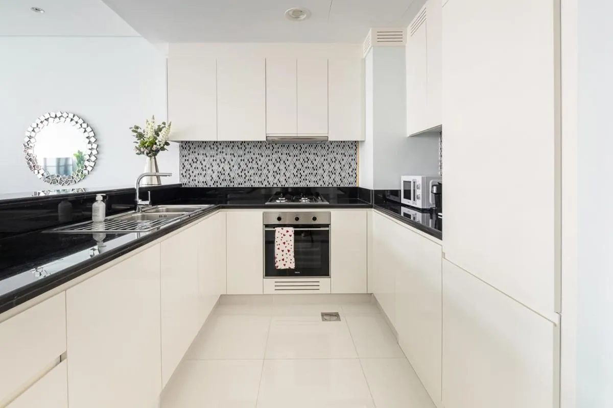 Kitchen or kitchenette in Frank Porter - Paramount Midtown