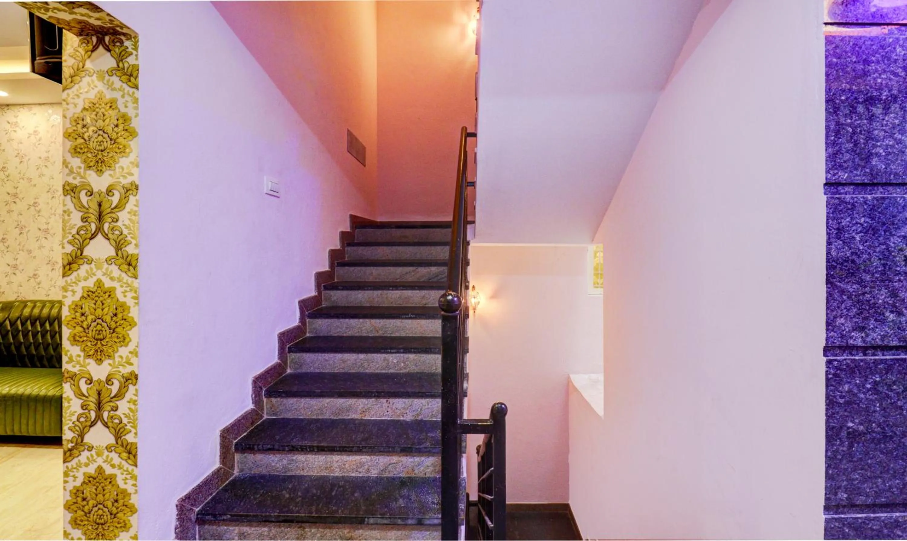 Lobby or reception in Treebo Three Street Inn