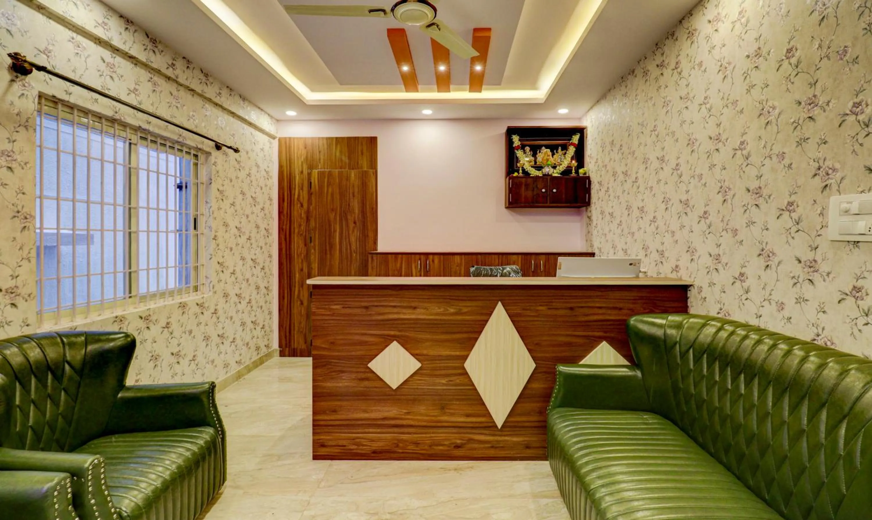 Lobby or reception in Treebo Three Street Inn