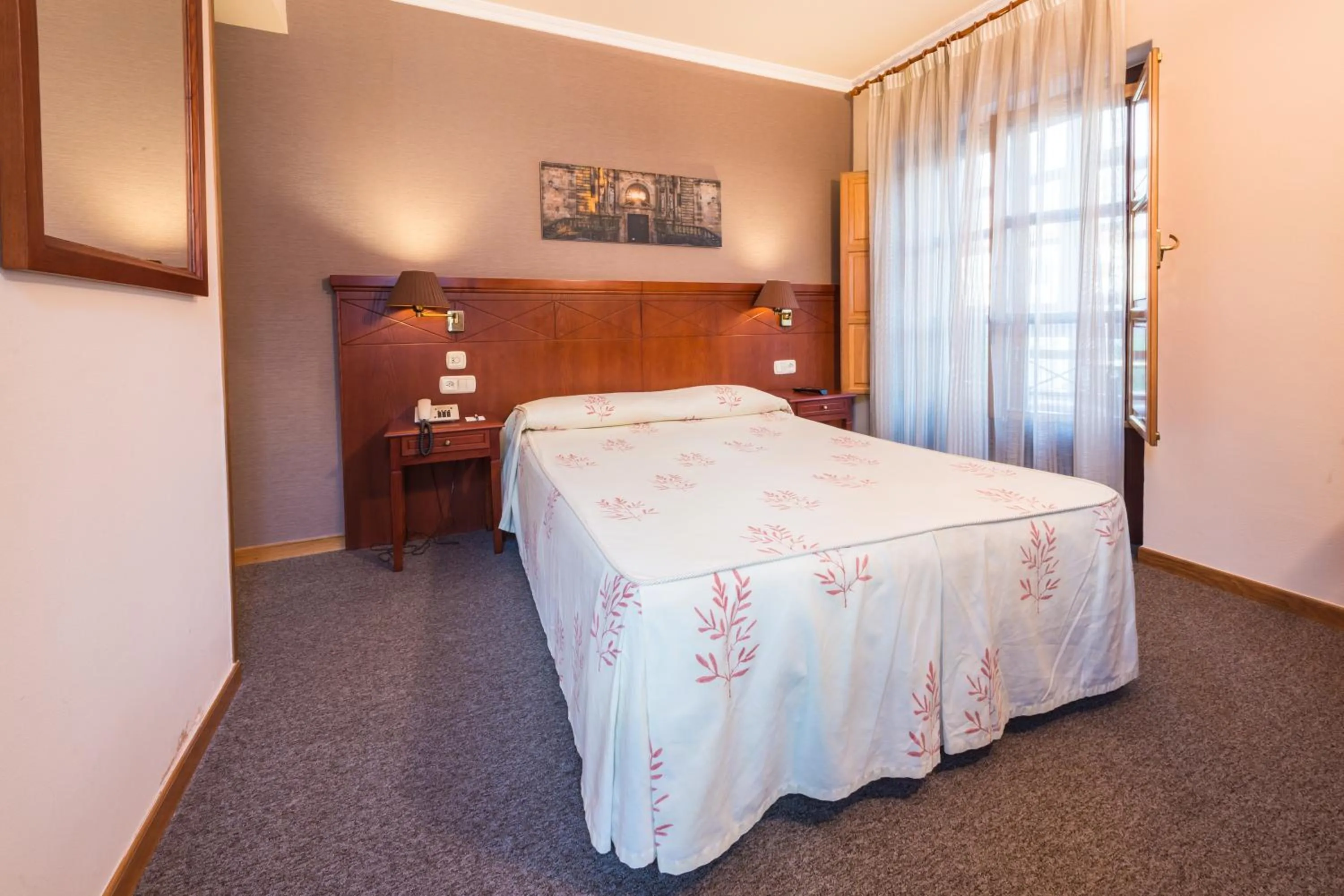 Bathroom, Bed in Hotel Herradura