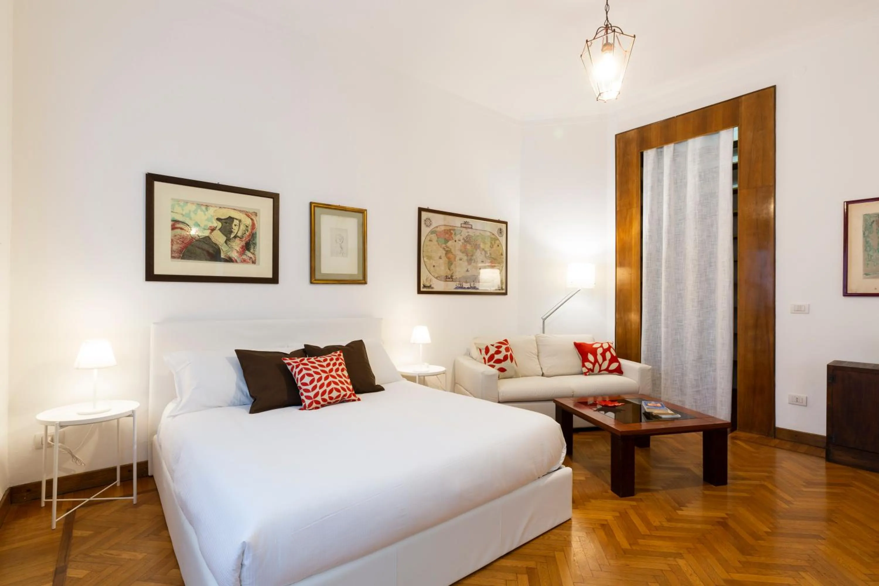 Bedroom, Bed in Living isola
