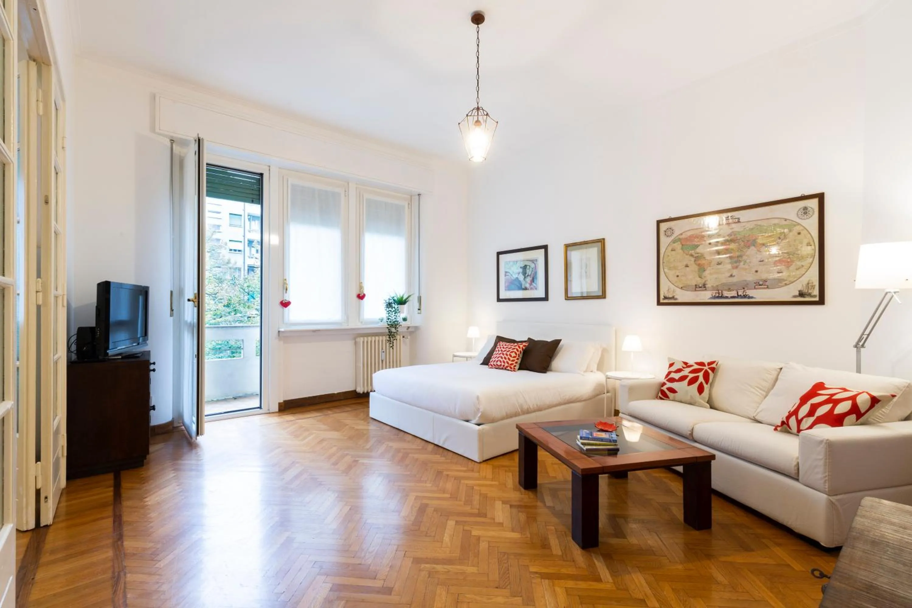 Bedroom, Bed in Living isola