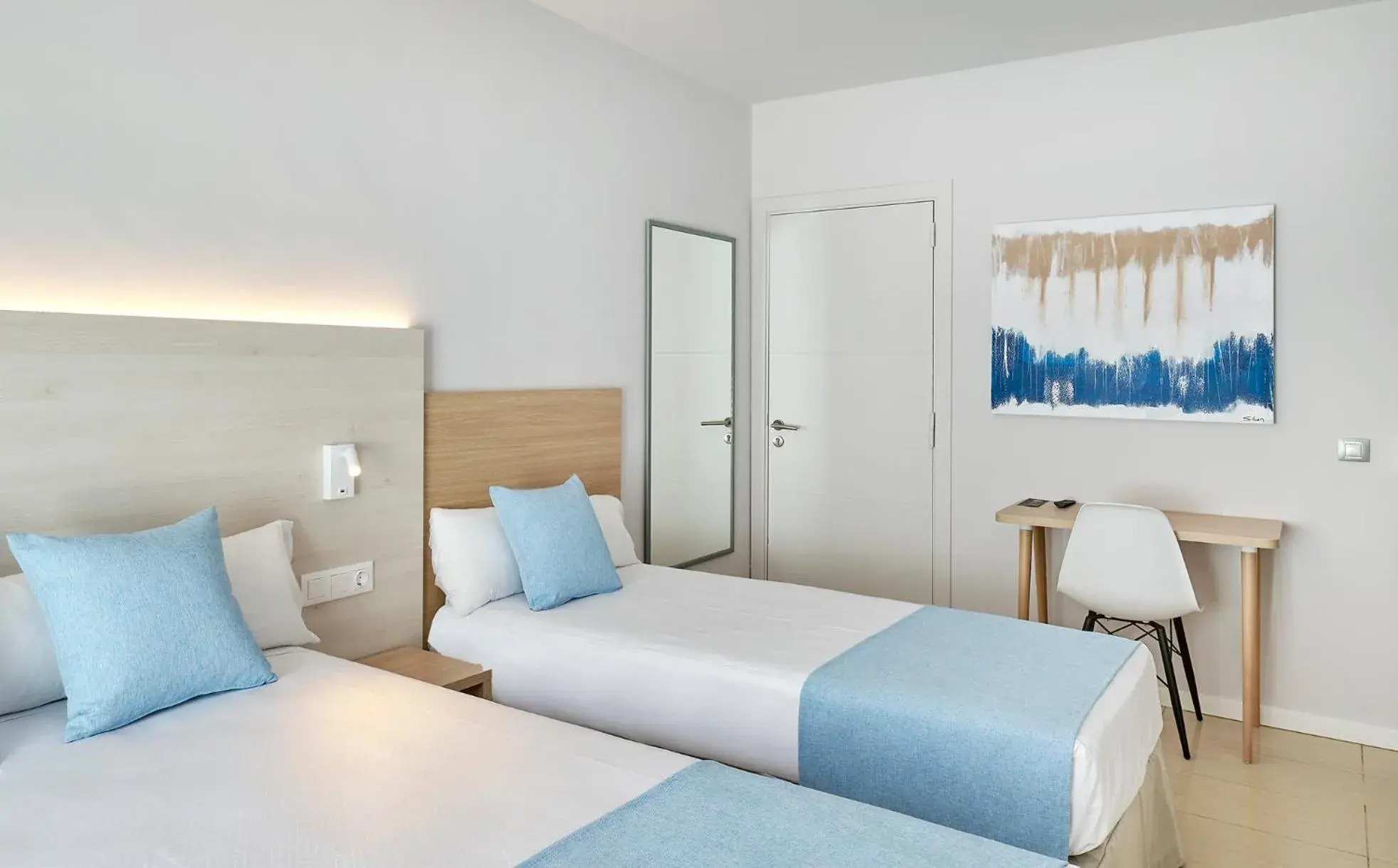 Bedroom, Bed in URH Excelsior Bedroom, Bed in URH Excelsior