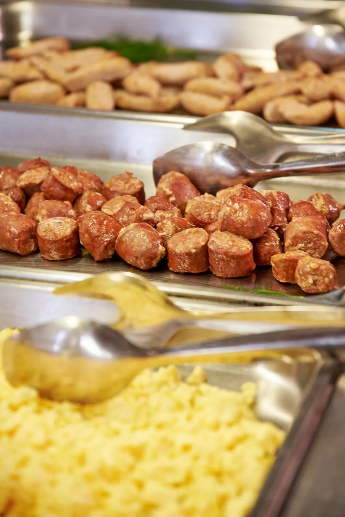 Buffet breakfast in URH Excelsior