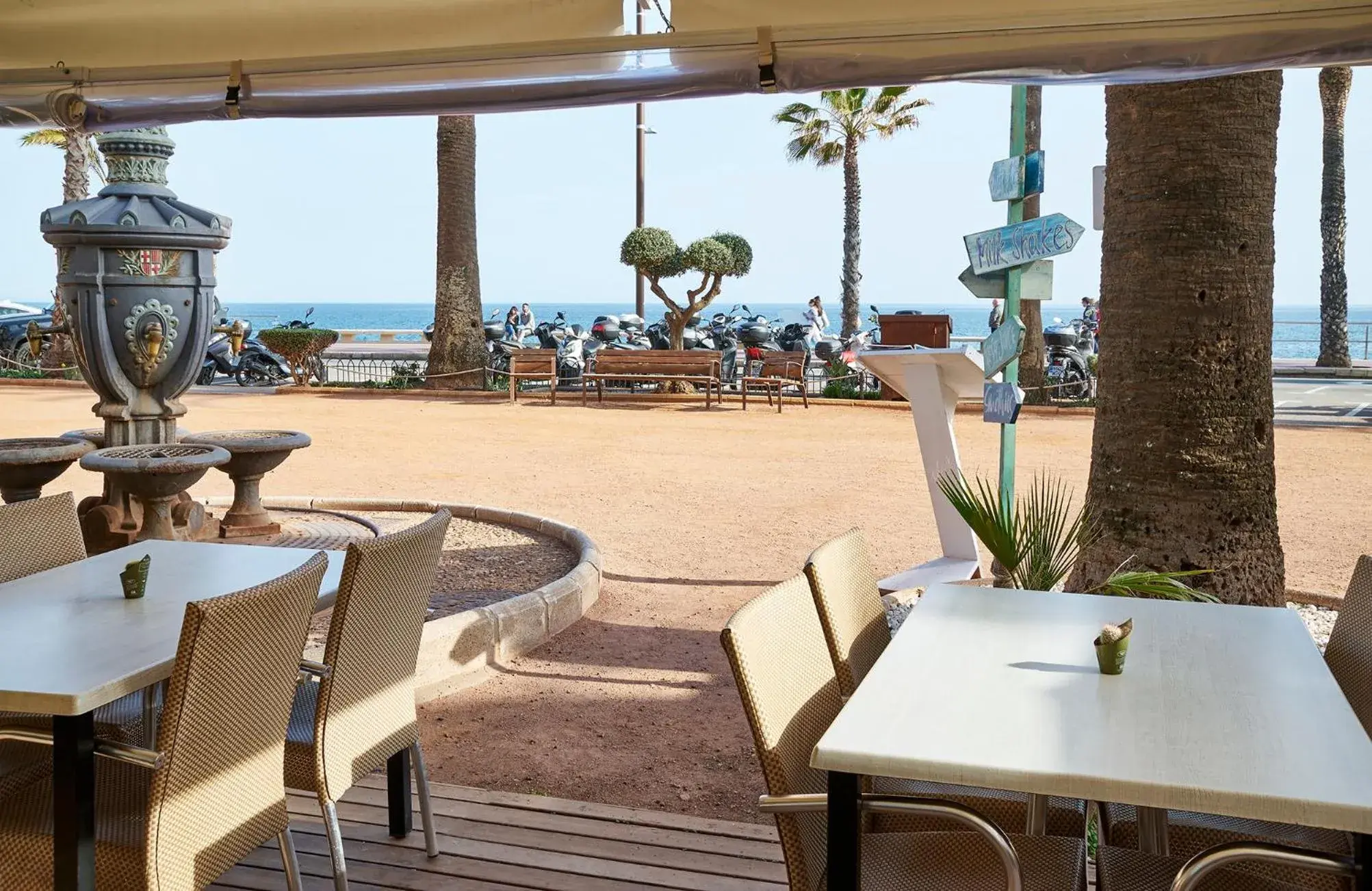 Restaurant/places to eat in URH Excelsior Restaurant/places to eat in URH Excelsior