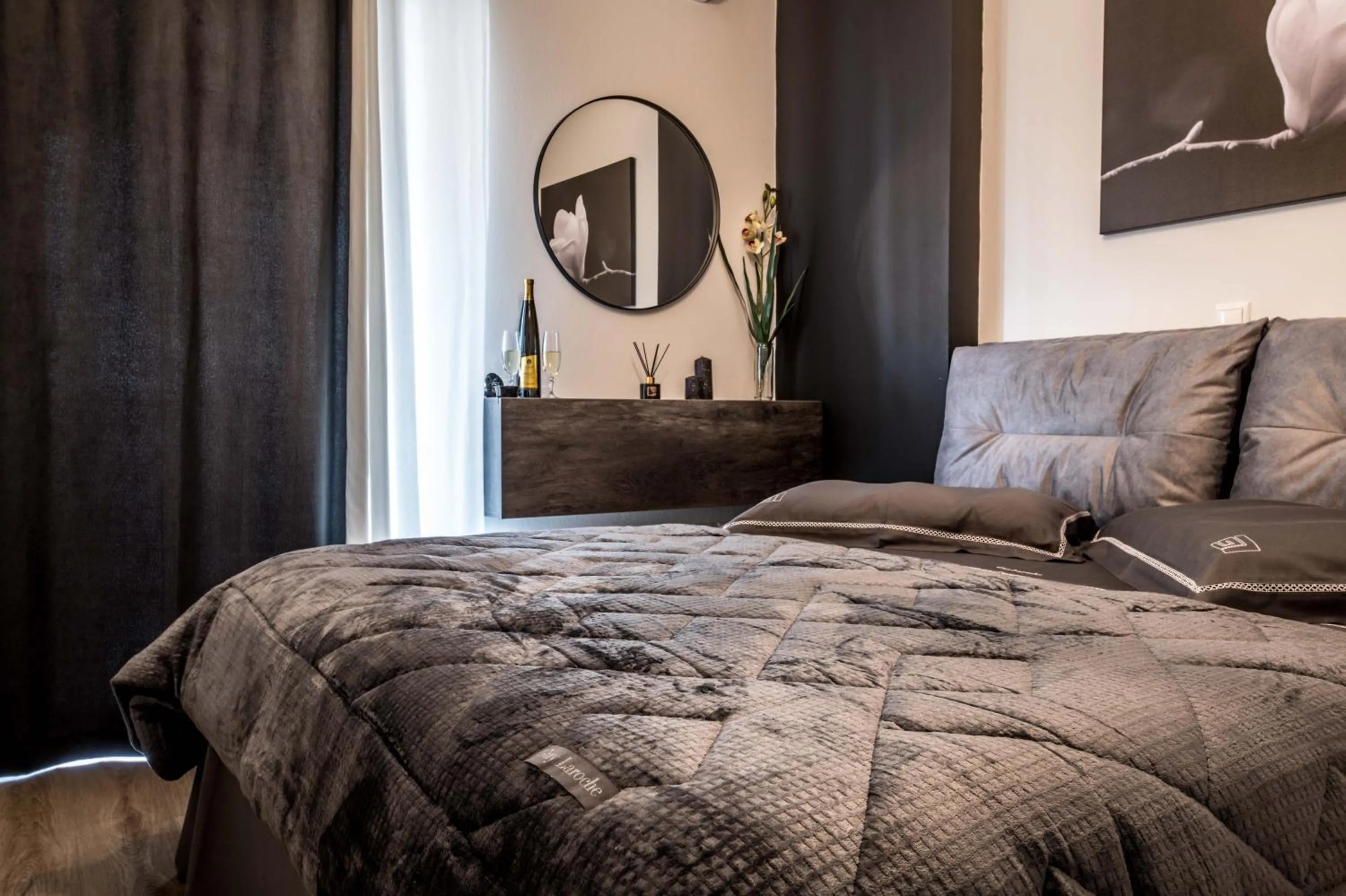 Bedroom, Bed in Escape Luxury Apartment
