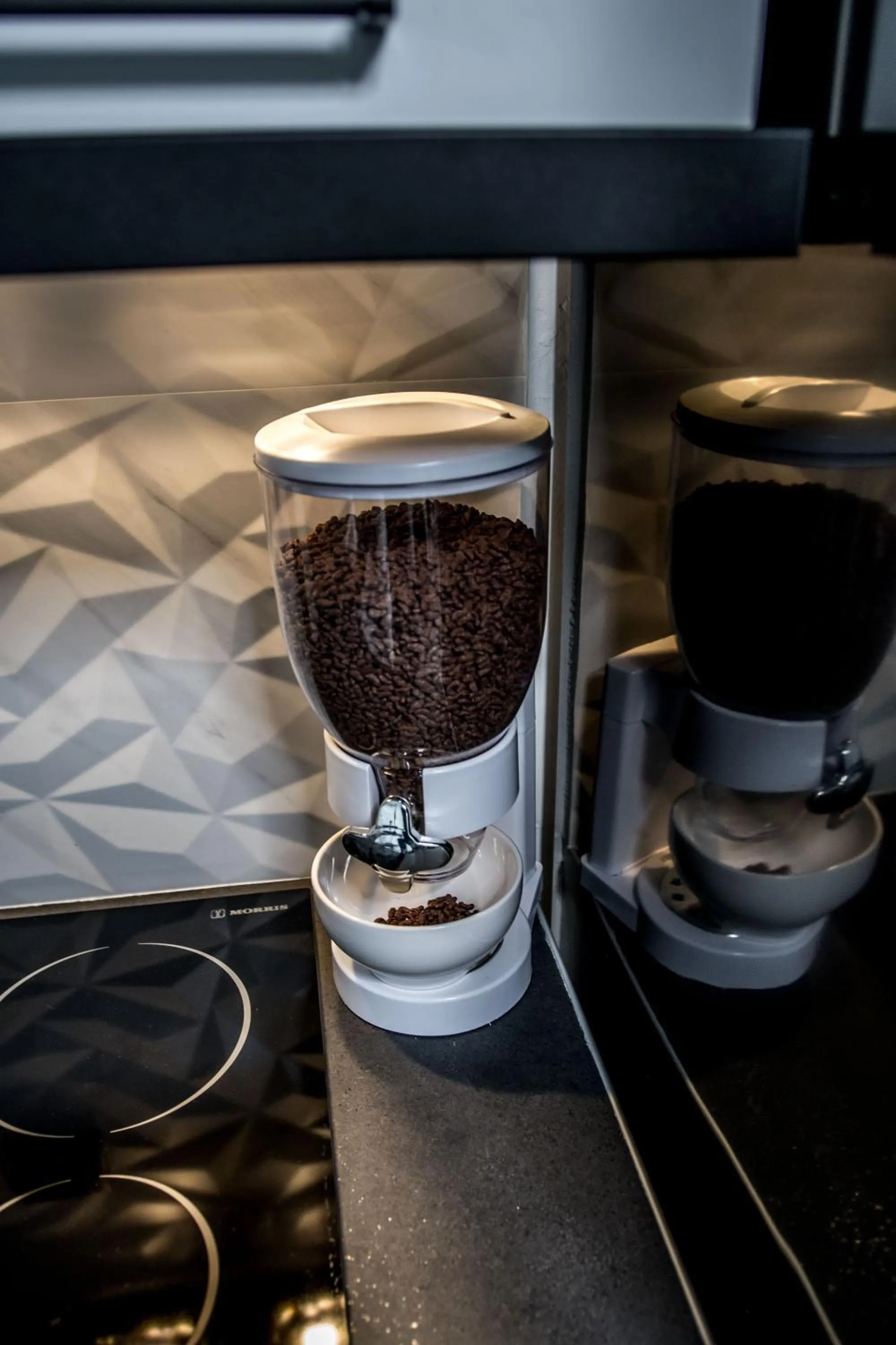 Coffee/tea facilities in Escape Luxury Apartment