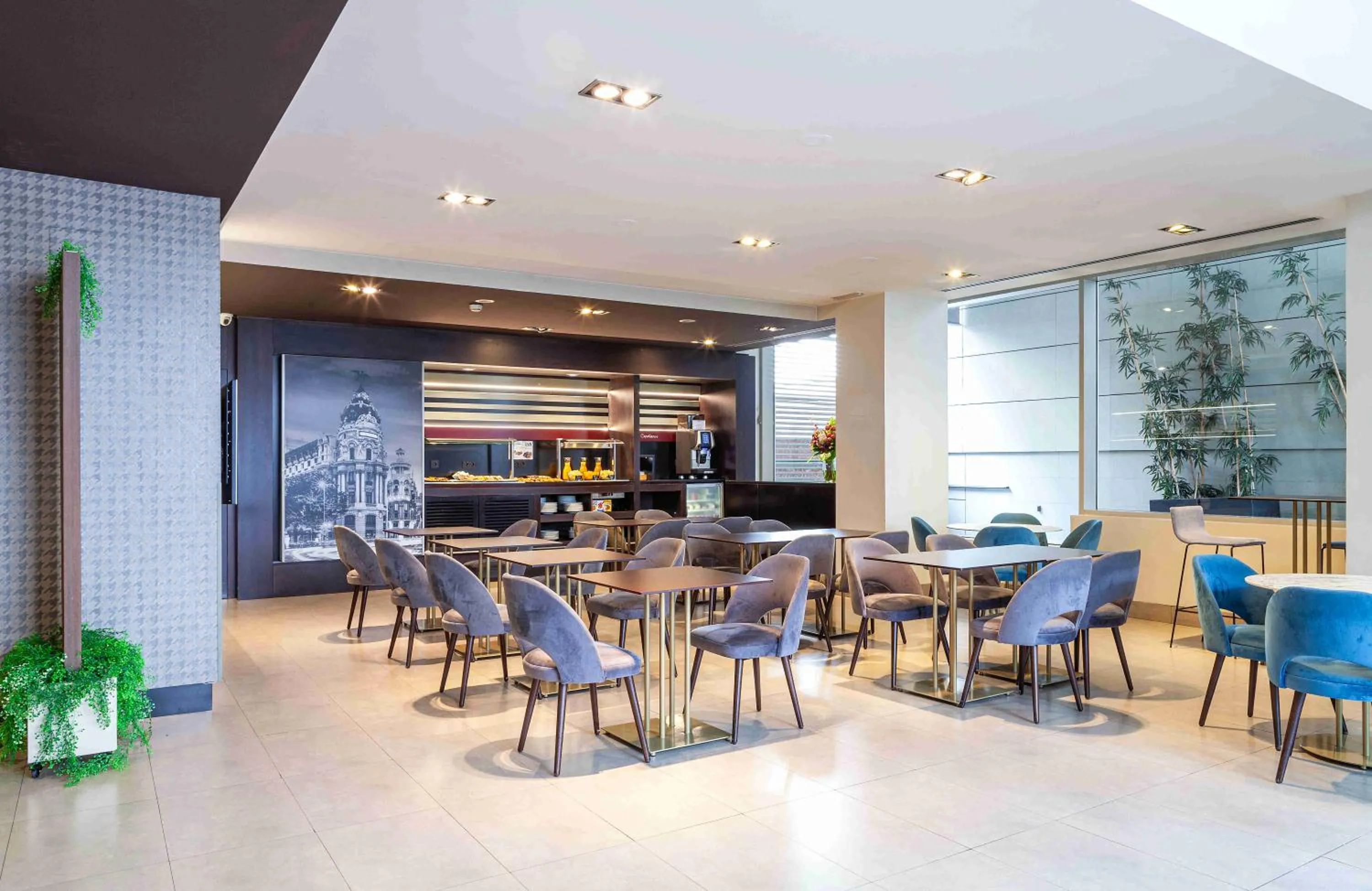 Buffet breakfast in Suites Viena Plaza de España