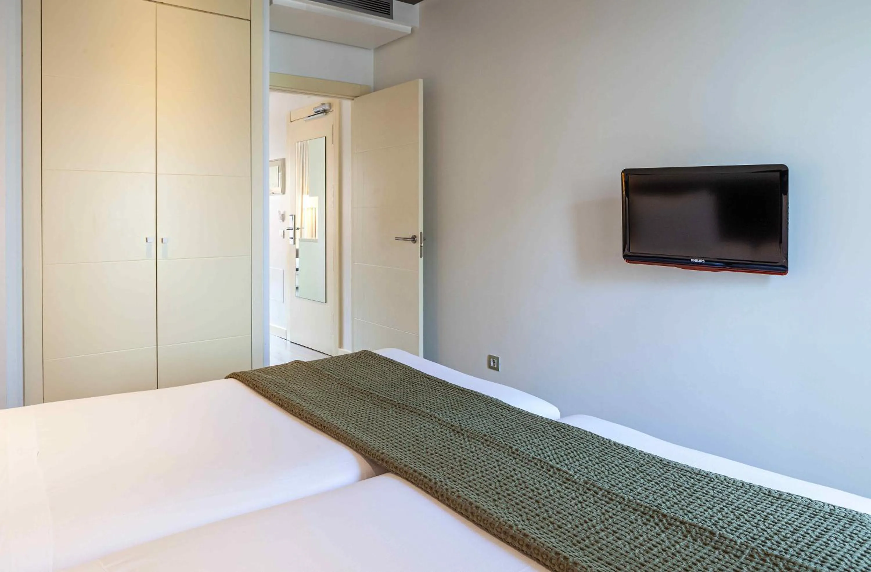 Bed in Suites Viena Plaza de España