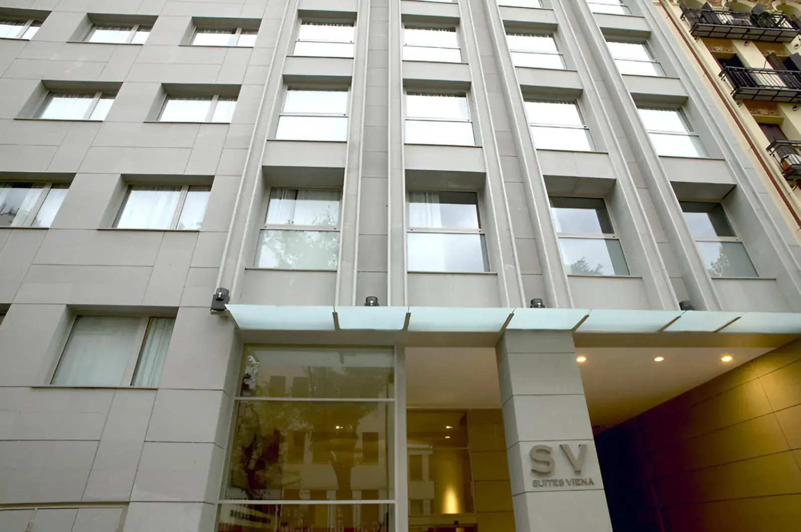 Property building in Suites Viena Plaza de España Property building in Suites Viena Plaza de España