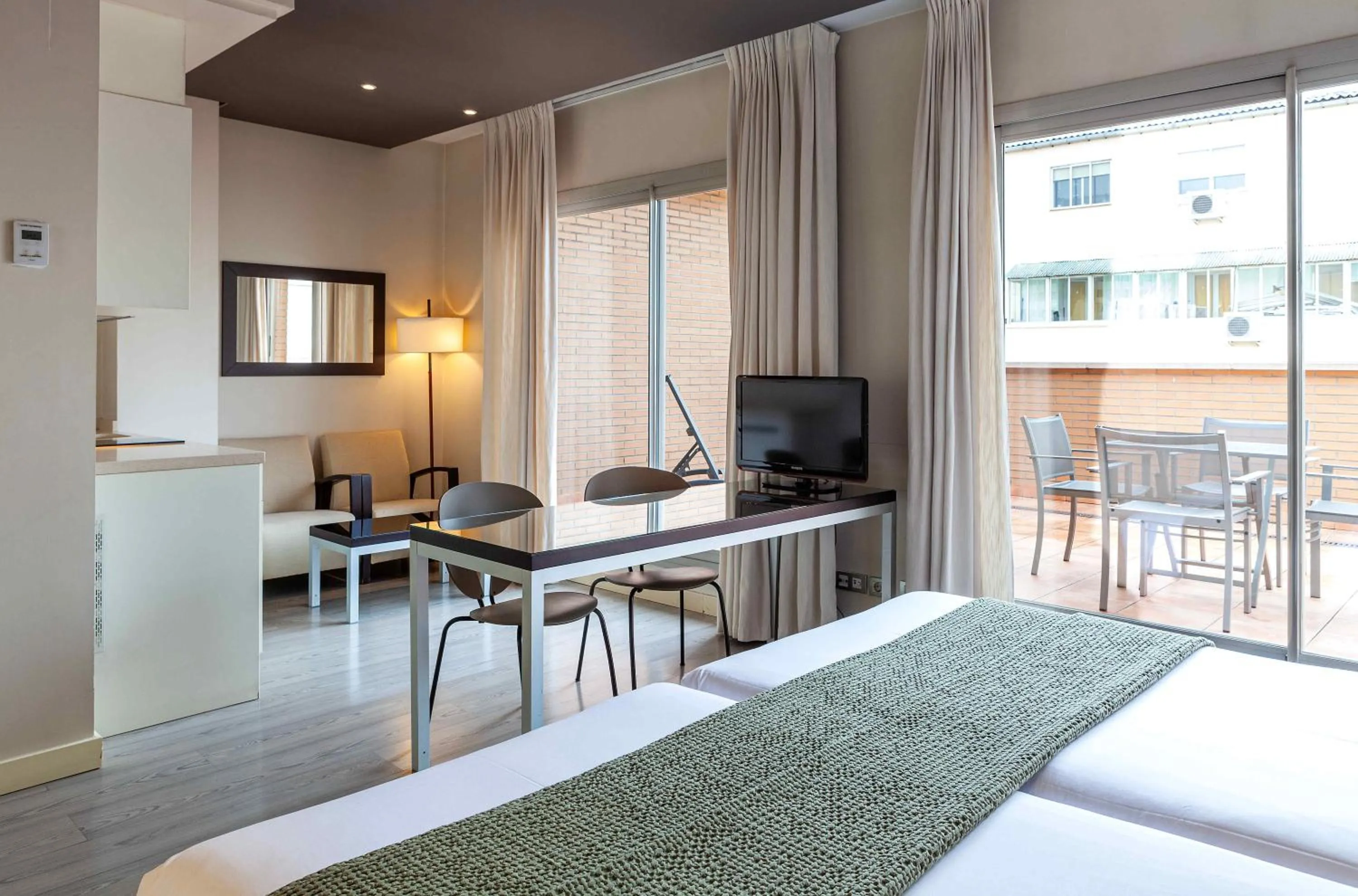 Bed in Suites Viena Plaza de España