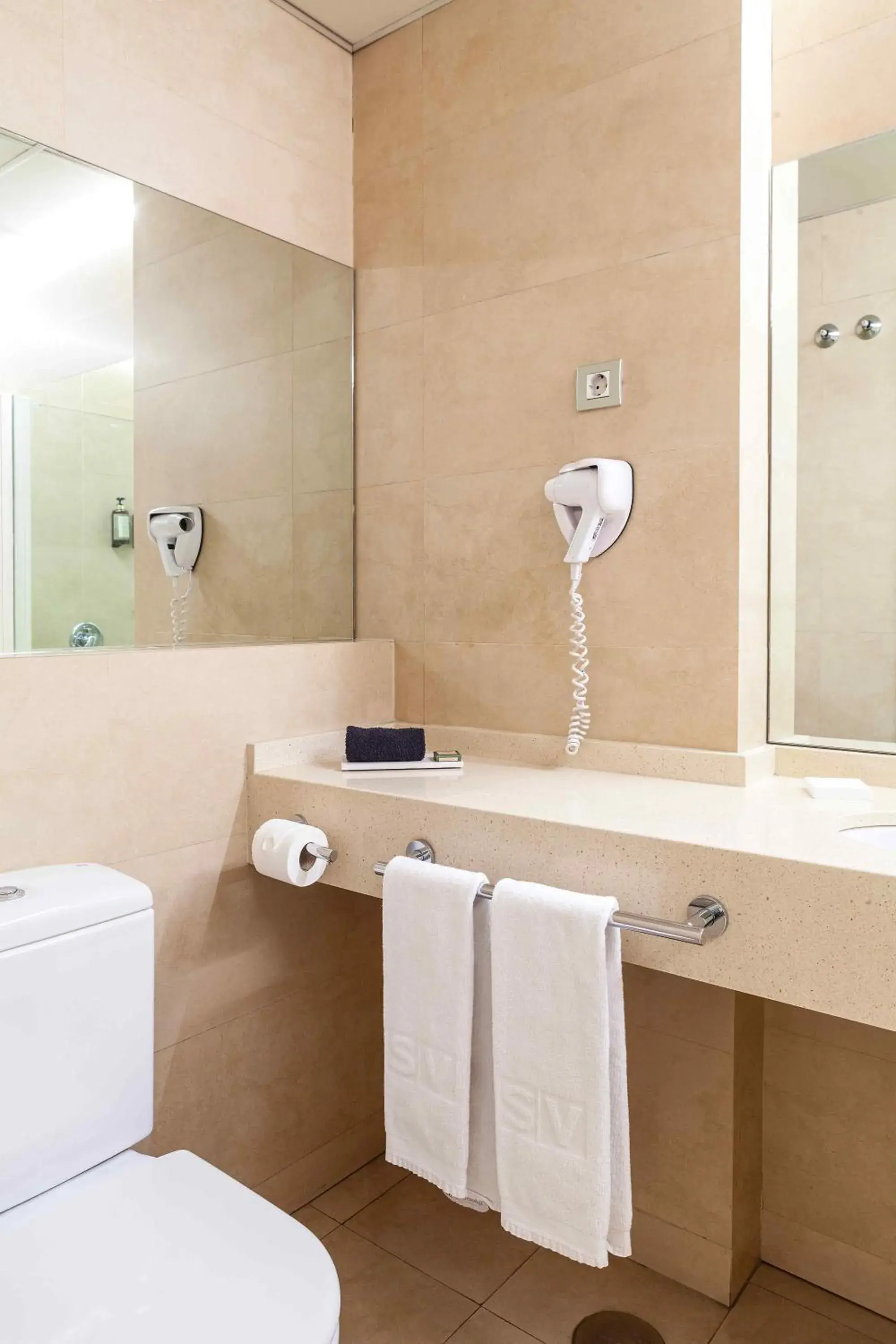 Bathroom in Suites Viena Plaza de España Bathroom in Suites Viena Plaza de España