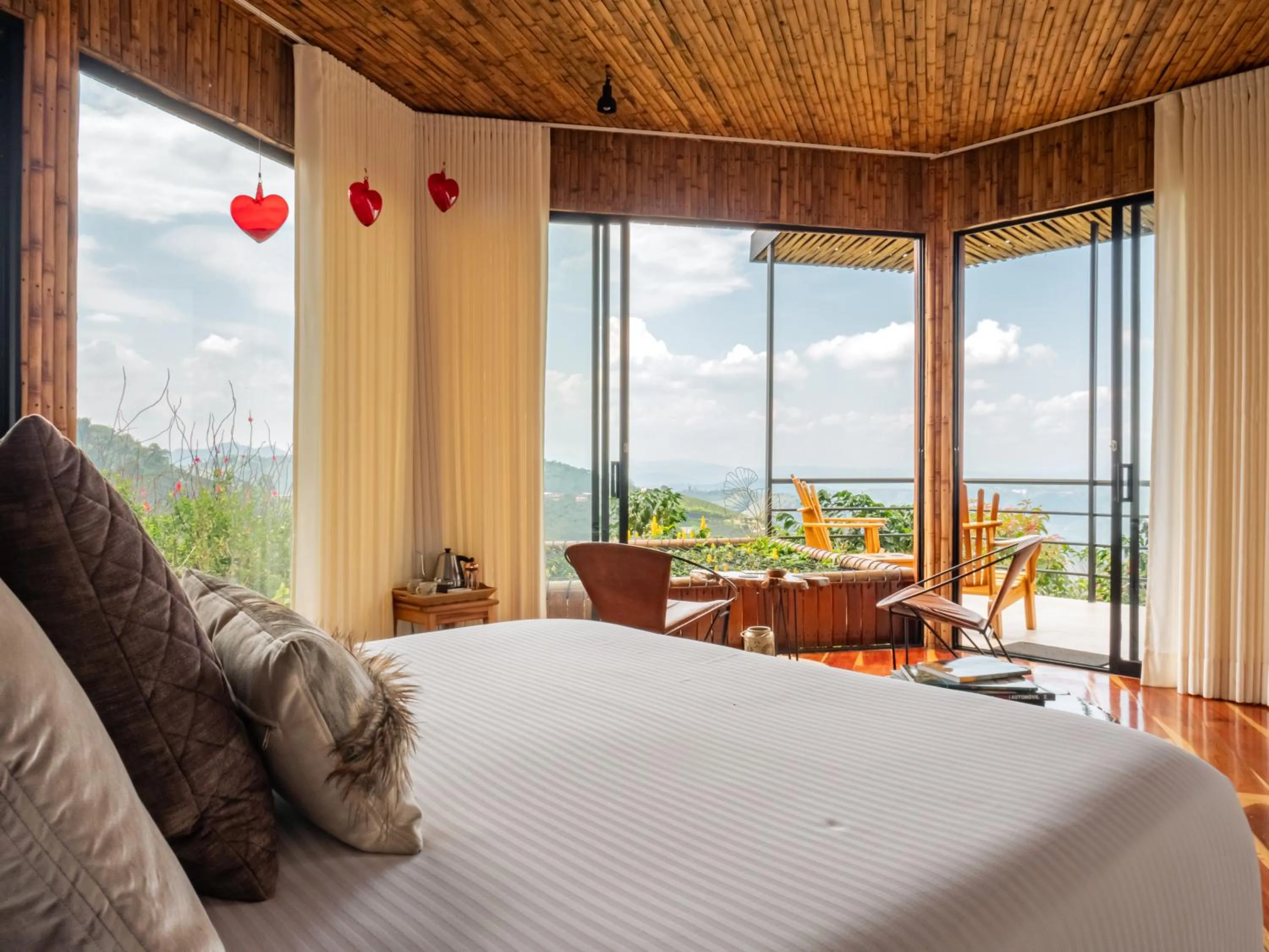 Bedroom, Bed in Atardeceres del Cafe