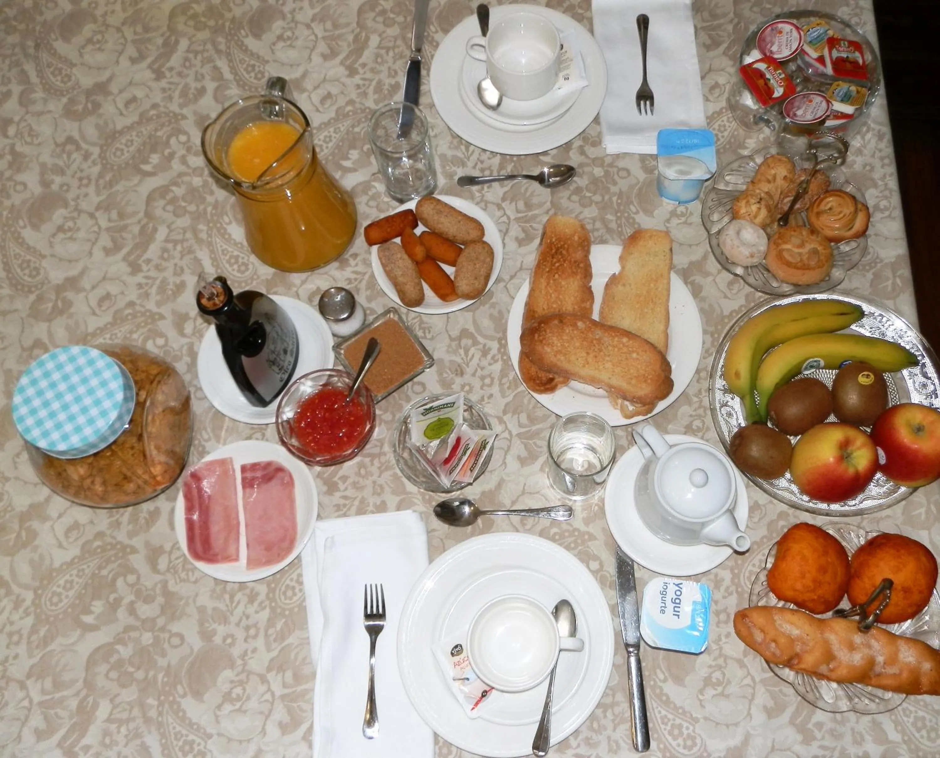 Food and drinks in Hotel Boutique Nueve Leyendas