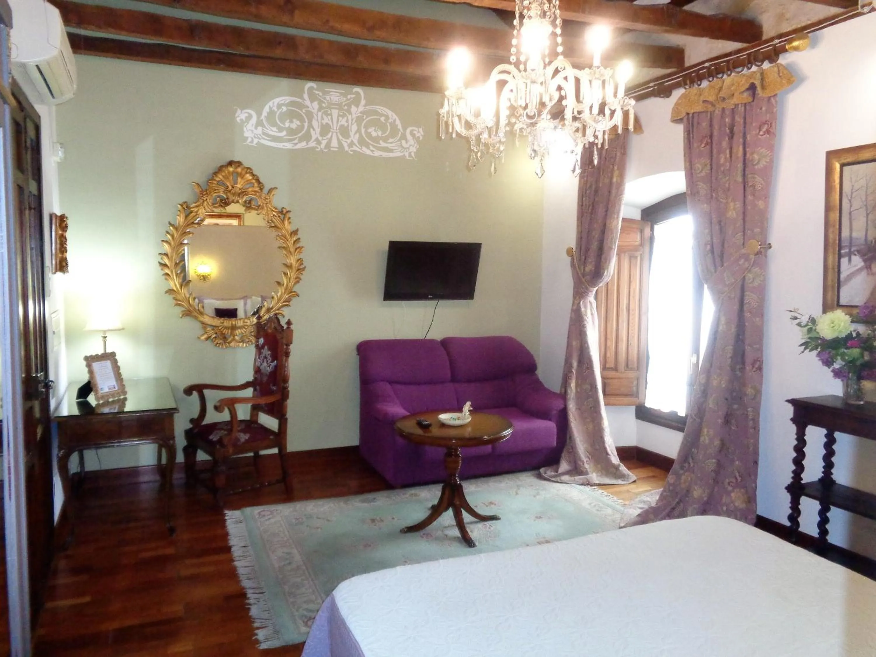 Decorative detail, Bed in Hotel Boutique Nueve Leyendas