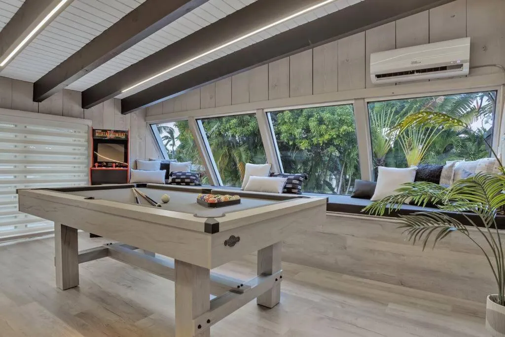 Stunning 2 Story Villa with Pool