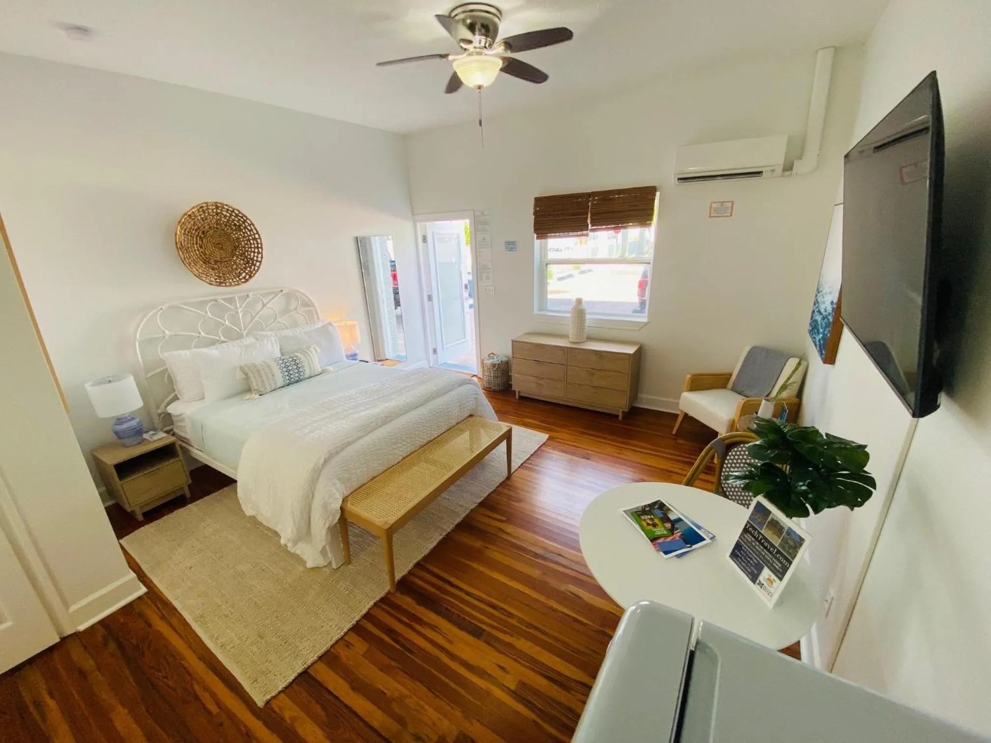 Bed in La Tortuga Historic Pass A Grille St Pete Beach 7