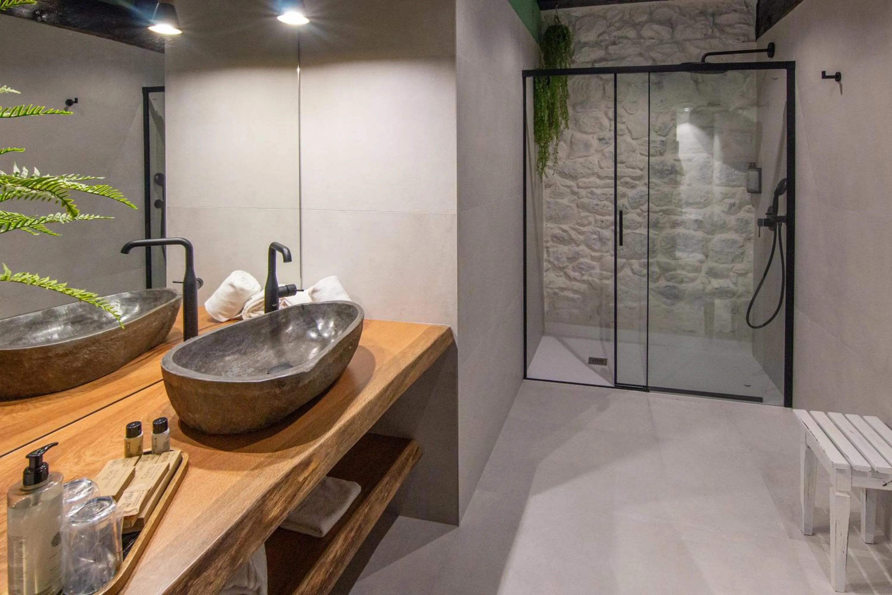 Shower in Hotel Casa del Marqués