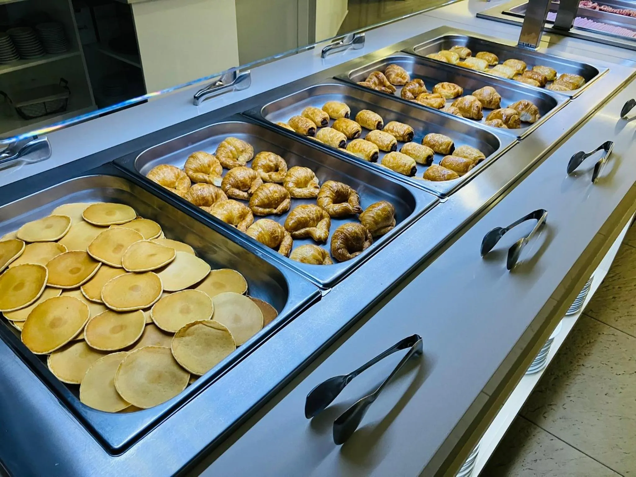 Buffet breakfast in Hotel Susuqui