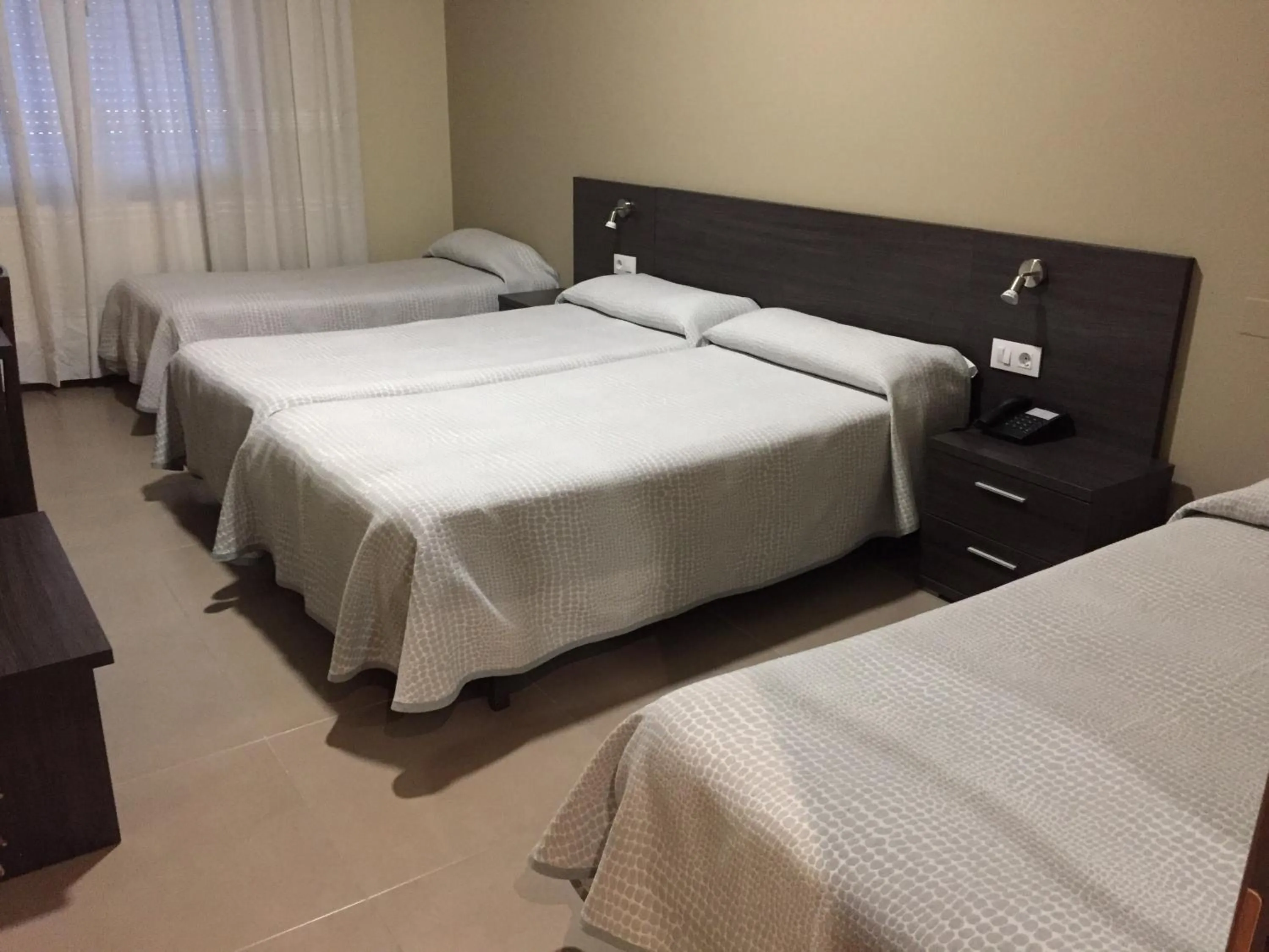 Photo of the whole room, Bed in Hotel Susuqui