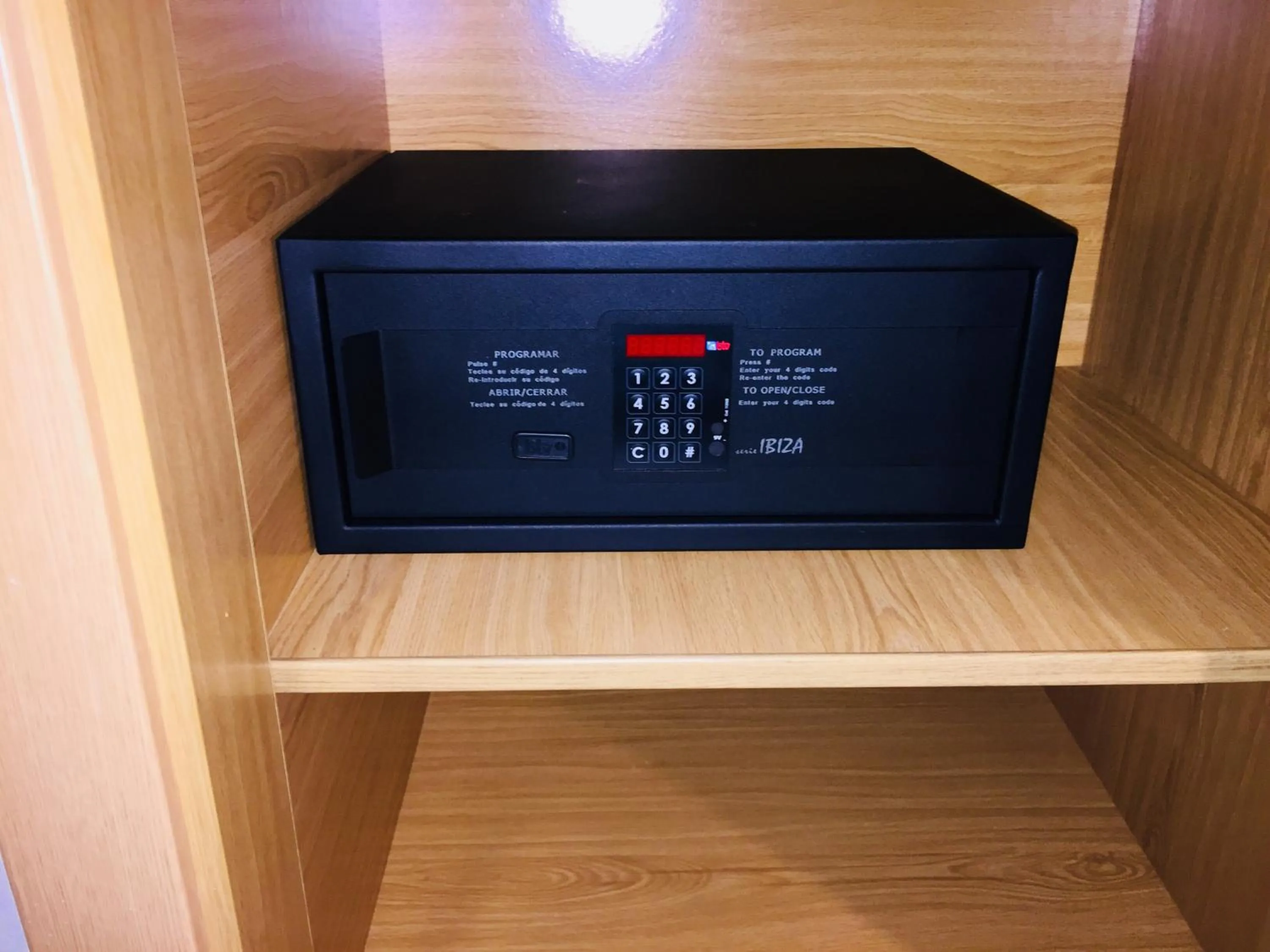 safe in Hotel Susuqui