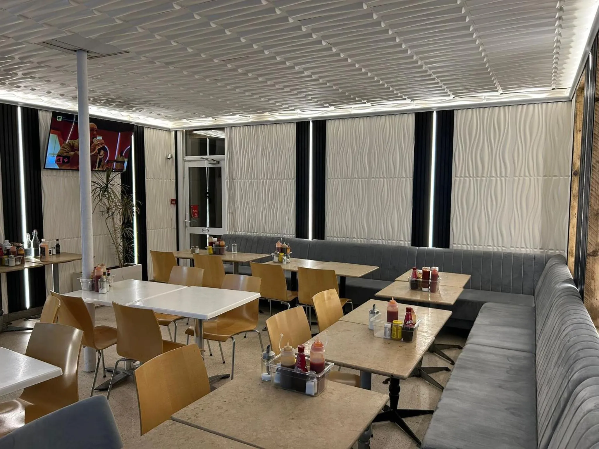 Restaurant/places to eat in Abbey Point Hotel