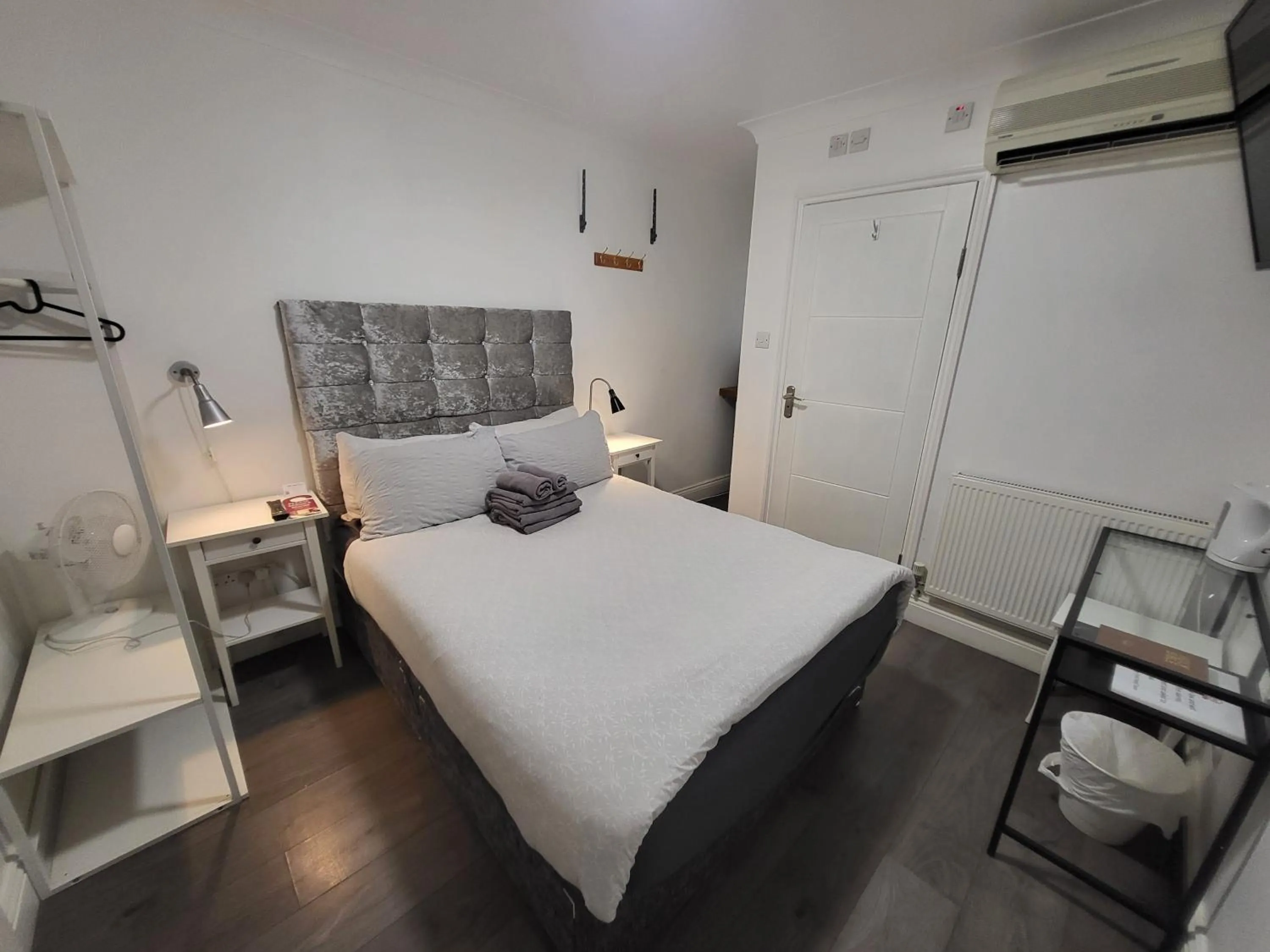 Bed in Abbey Point Hotel