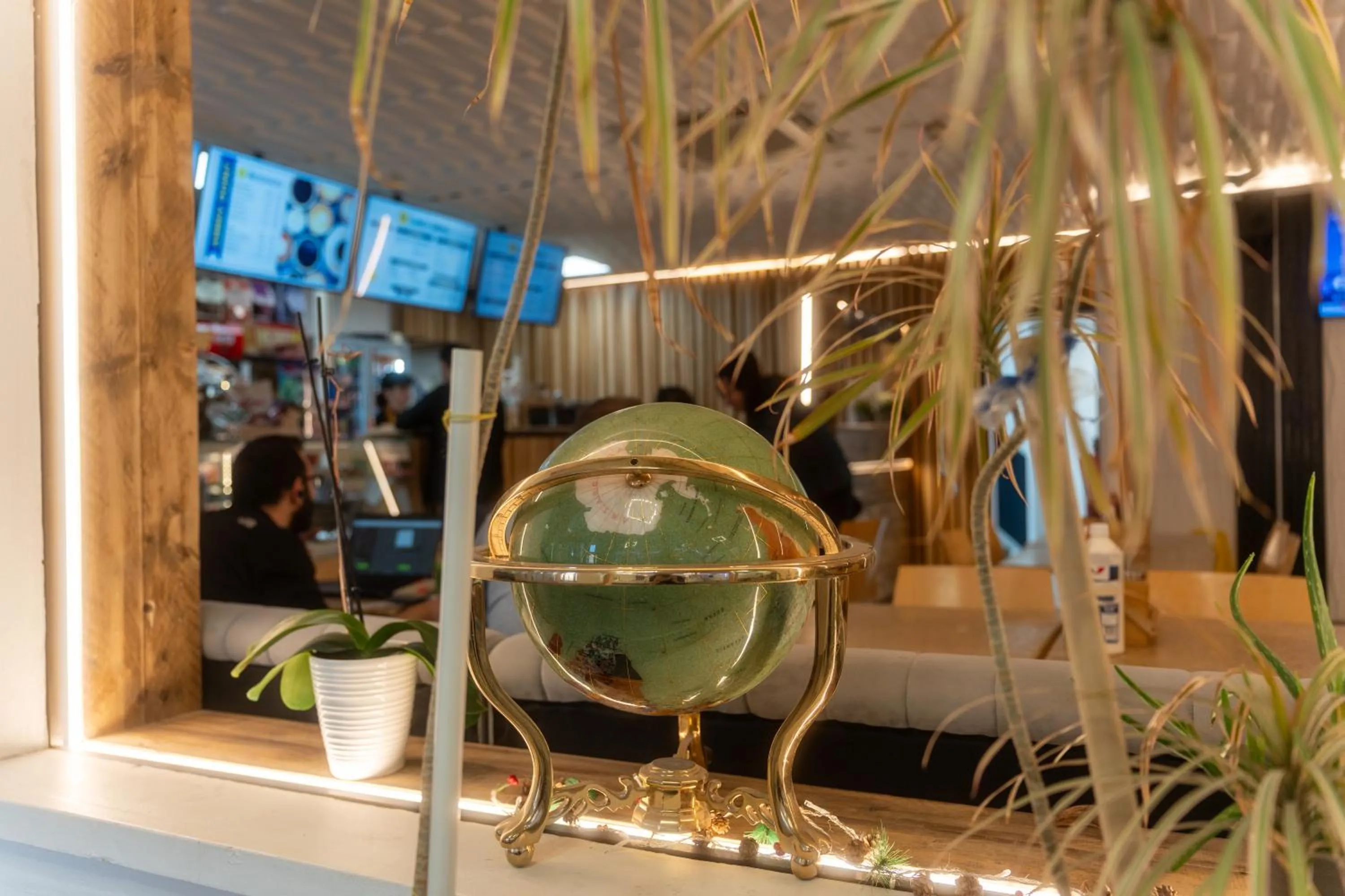 Restaurant/places to eat in Abbey Point Hotel