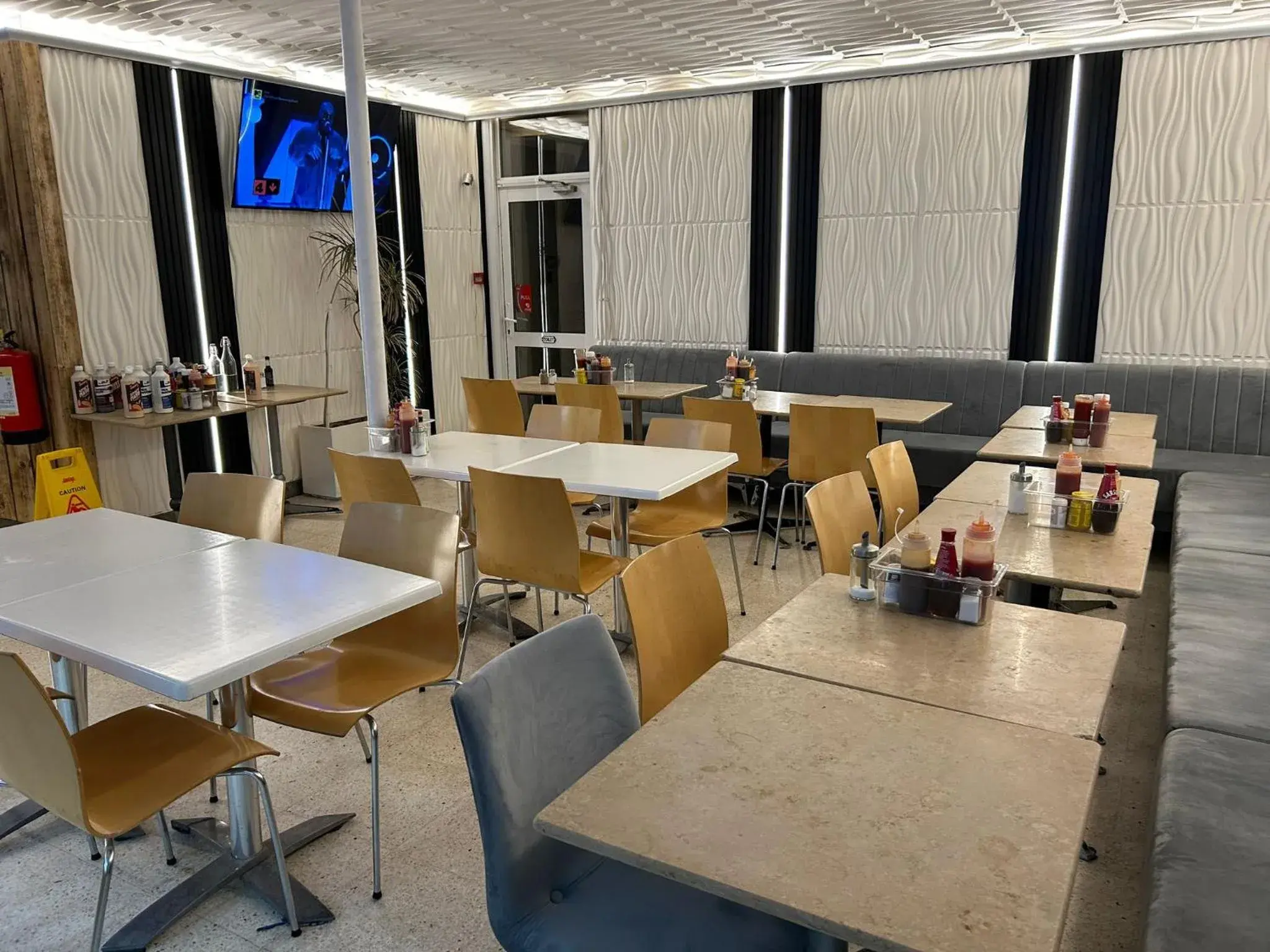 Restaurant/places to eat in Abbey Point Hotel Restaurant/places to eat in Abbey Point Hotel