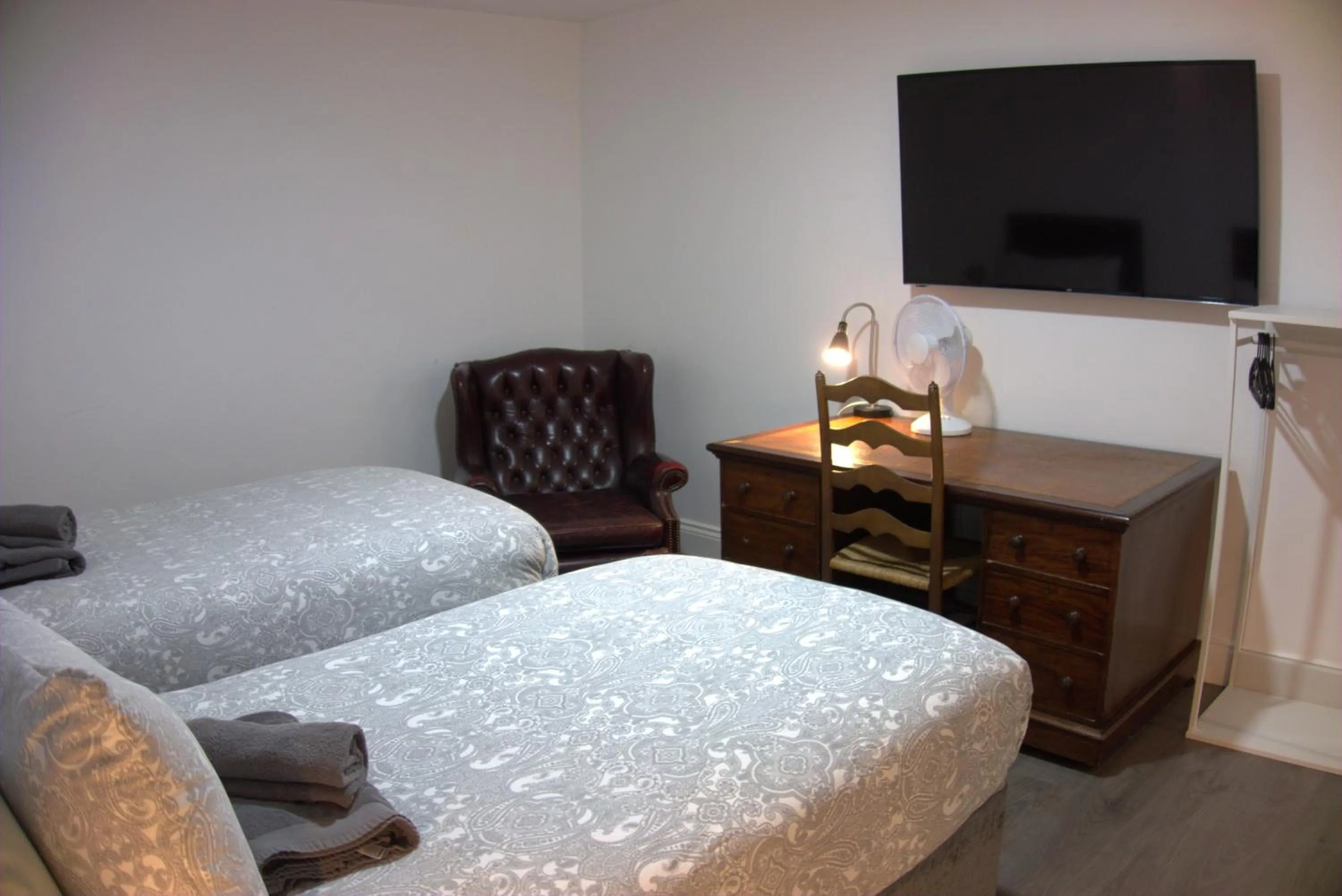 TV and multimedia, Bed in Abbey Point Hotel