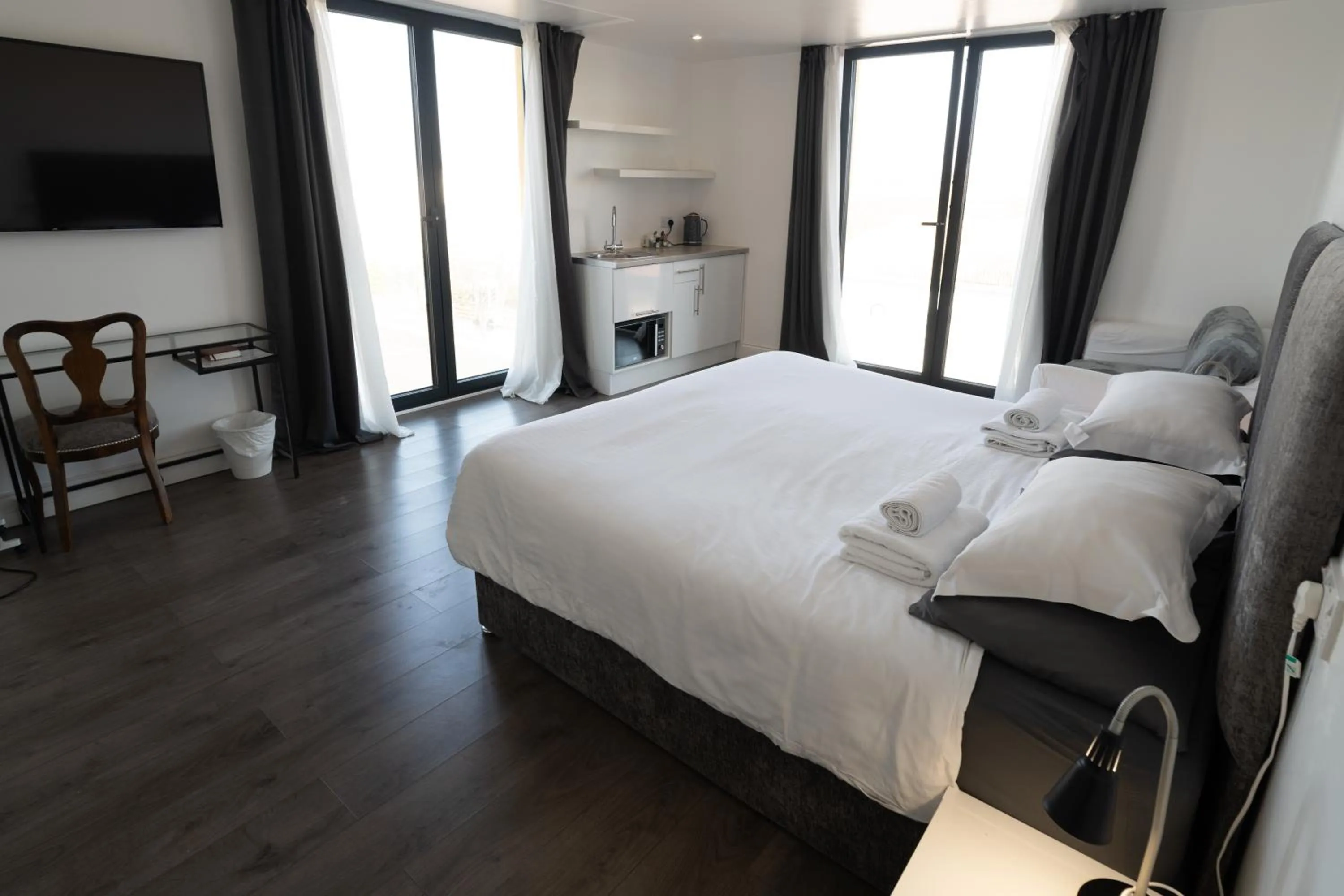 Bed in Abbey Point Hotel