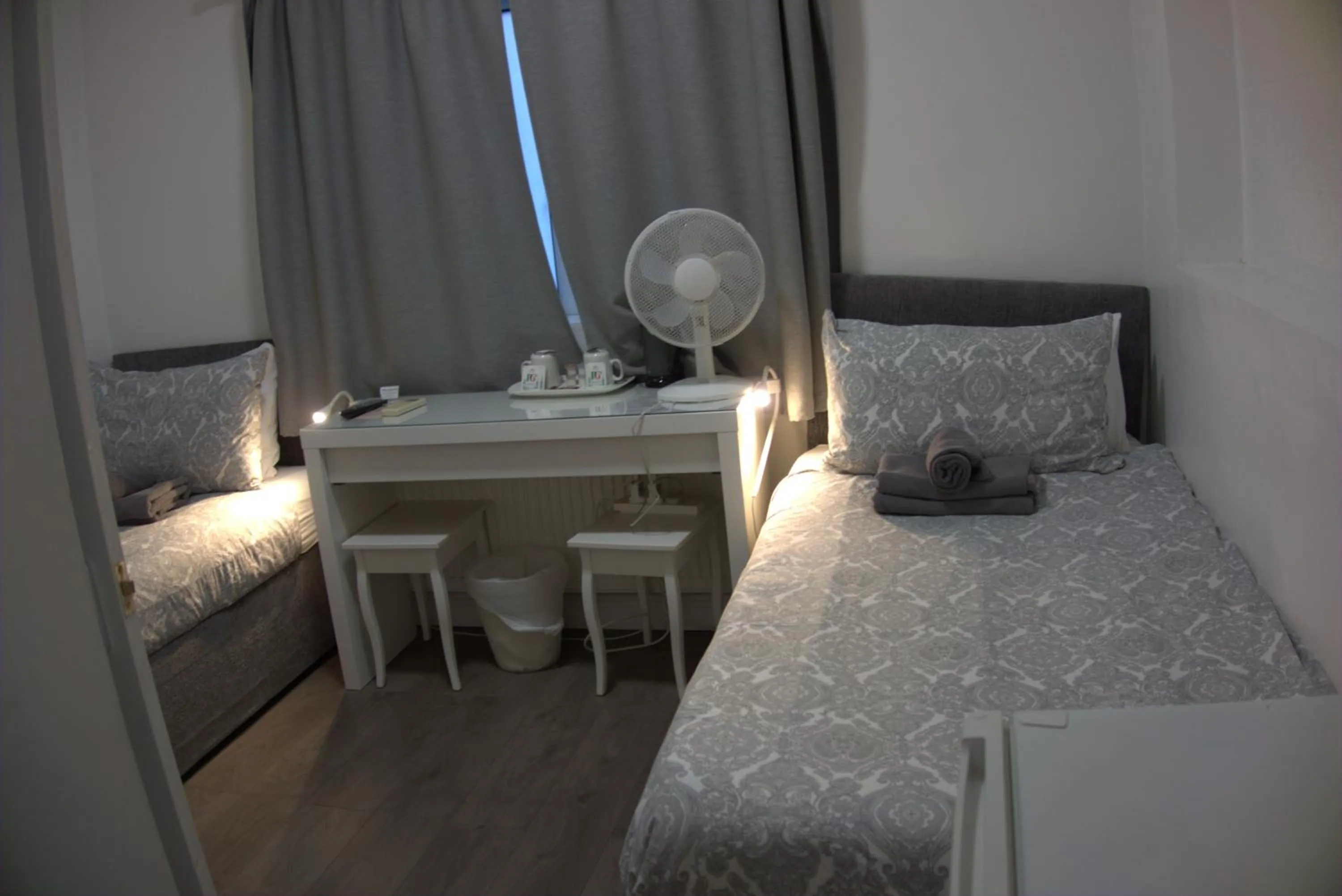 Bedroom, Bed in Abbey Point Hotel