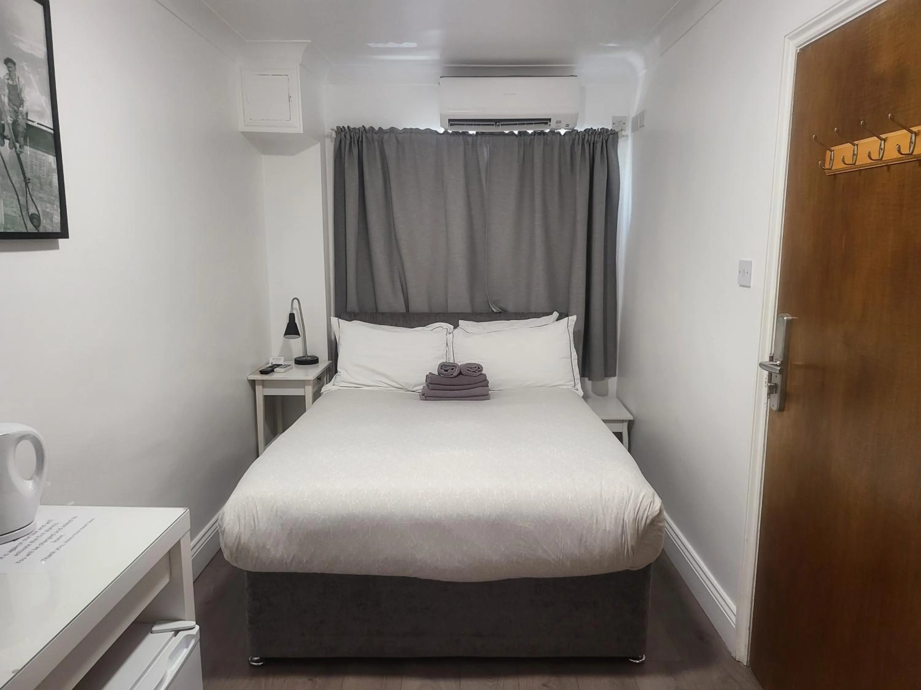 Bed in Abbey Point Hotel